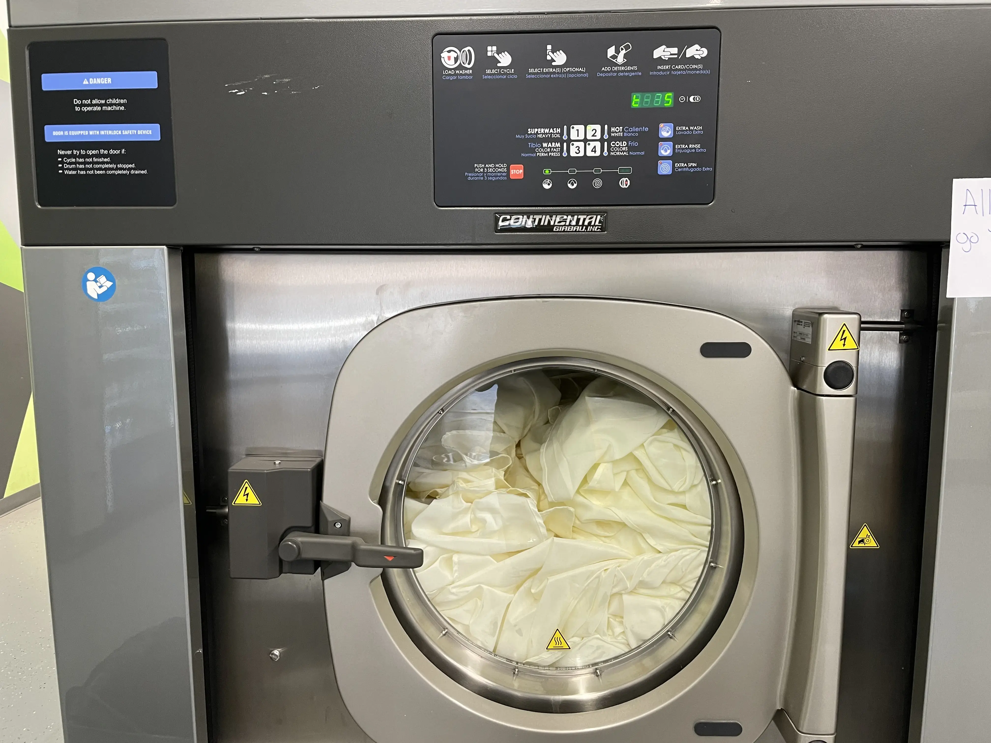 Clean & Green Eco Friendly Laundromat thumbnail 6