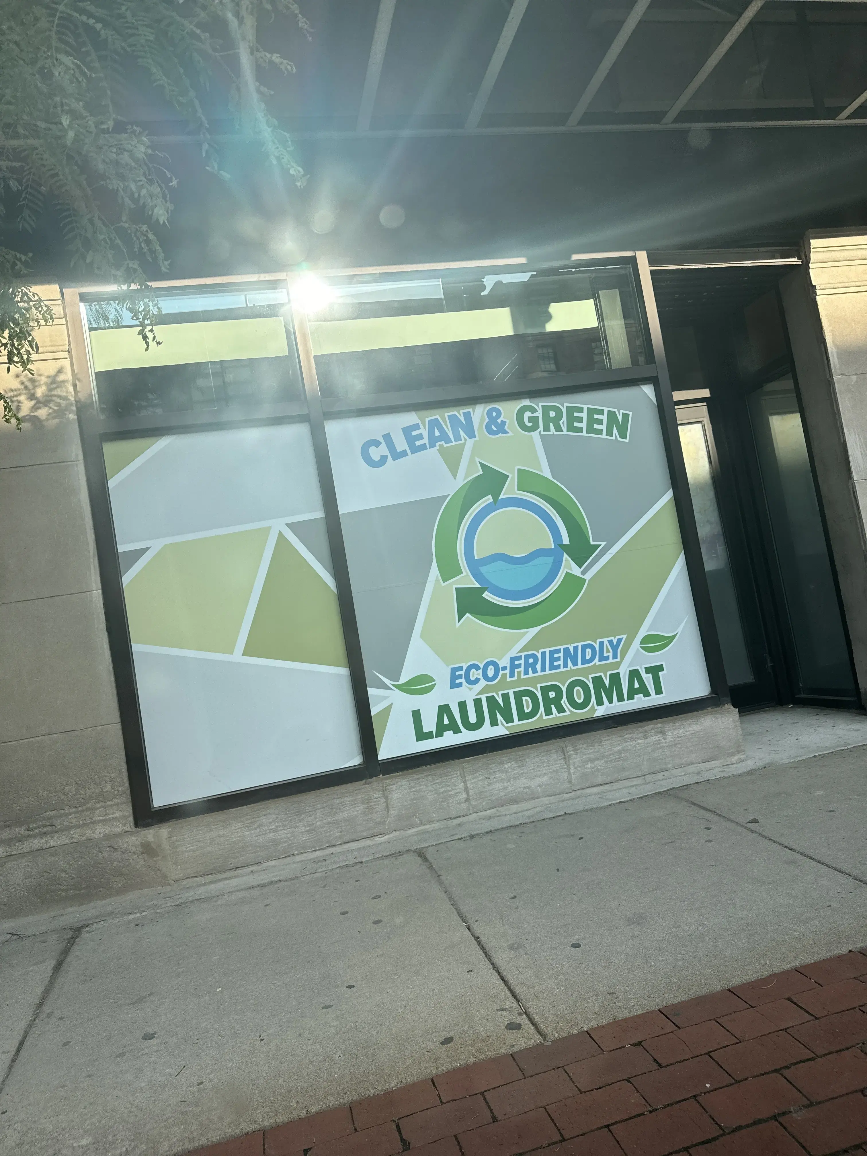 Clean & Green Eco Friendly Laundromat thumbnail 2