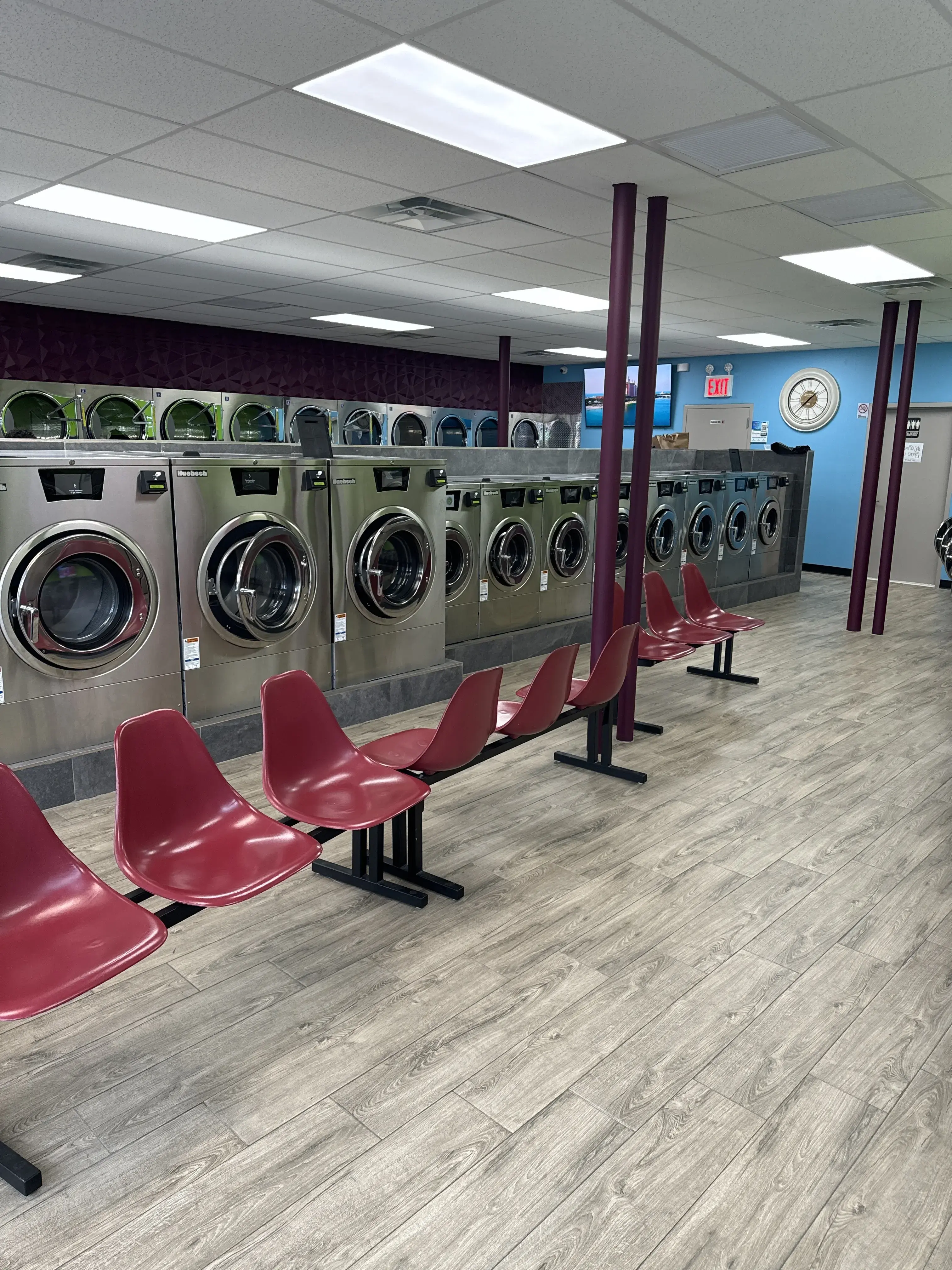 Clean Green Laundromat thumbnail 13