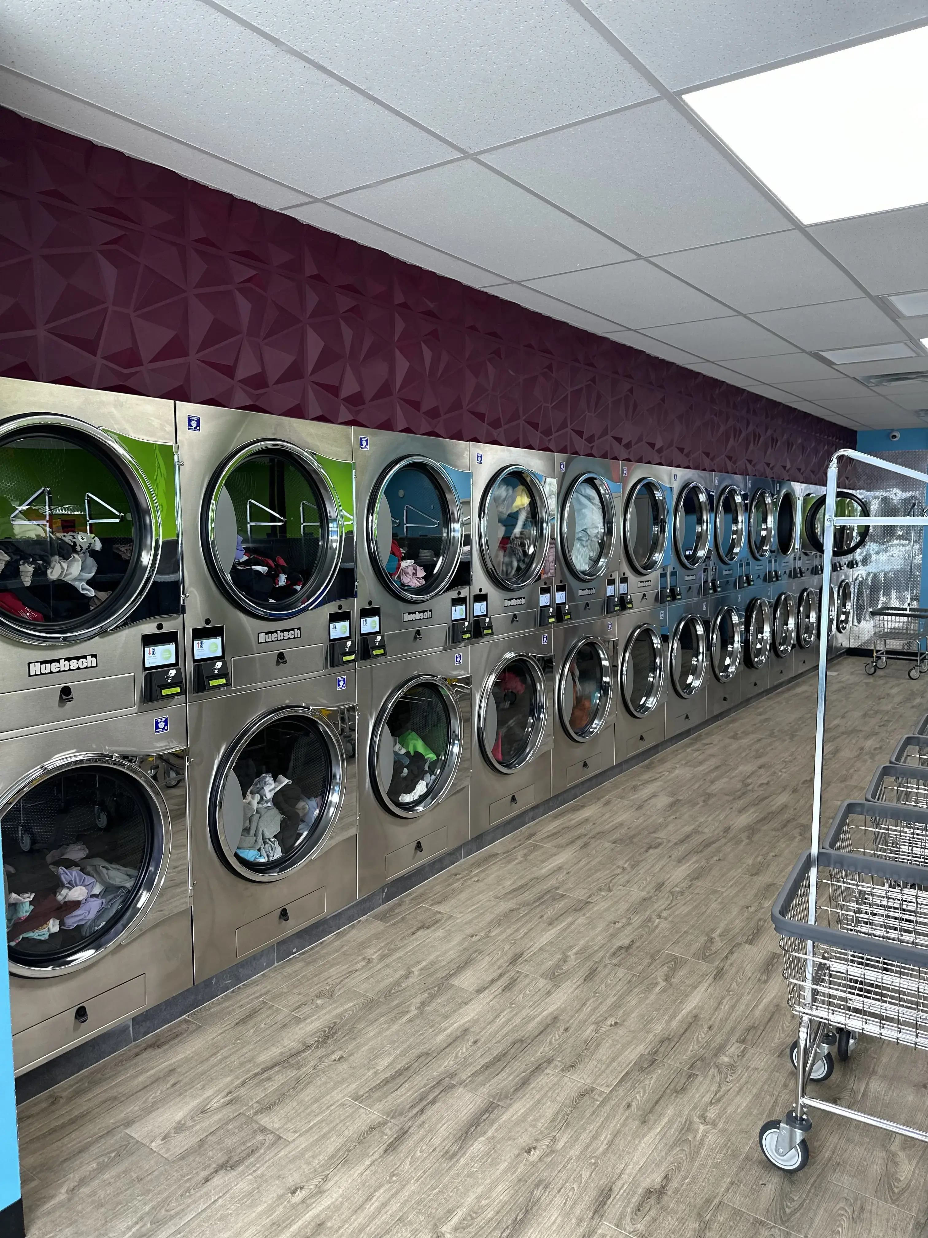 Clean Green Laundromat - Image 11