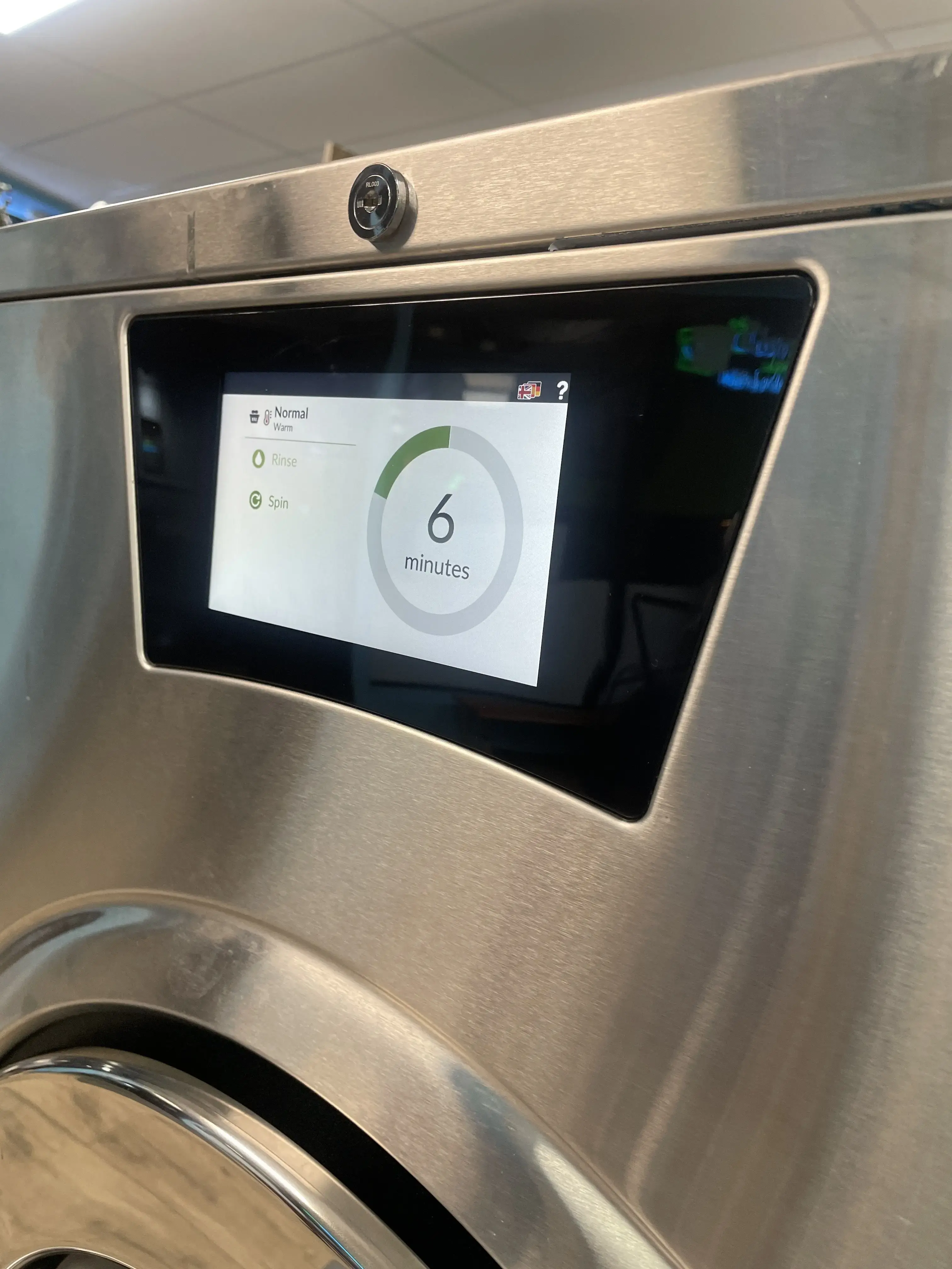 Clean Green Laundromat thumbnail 3