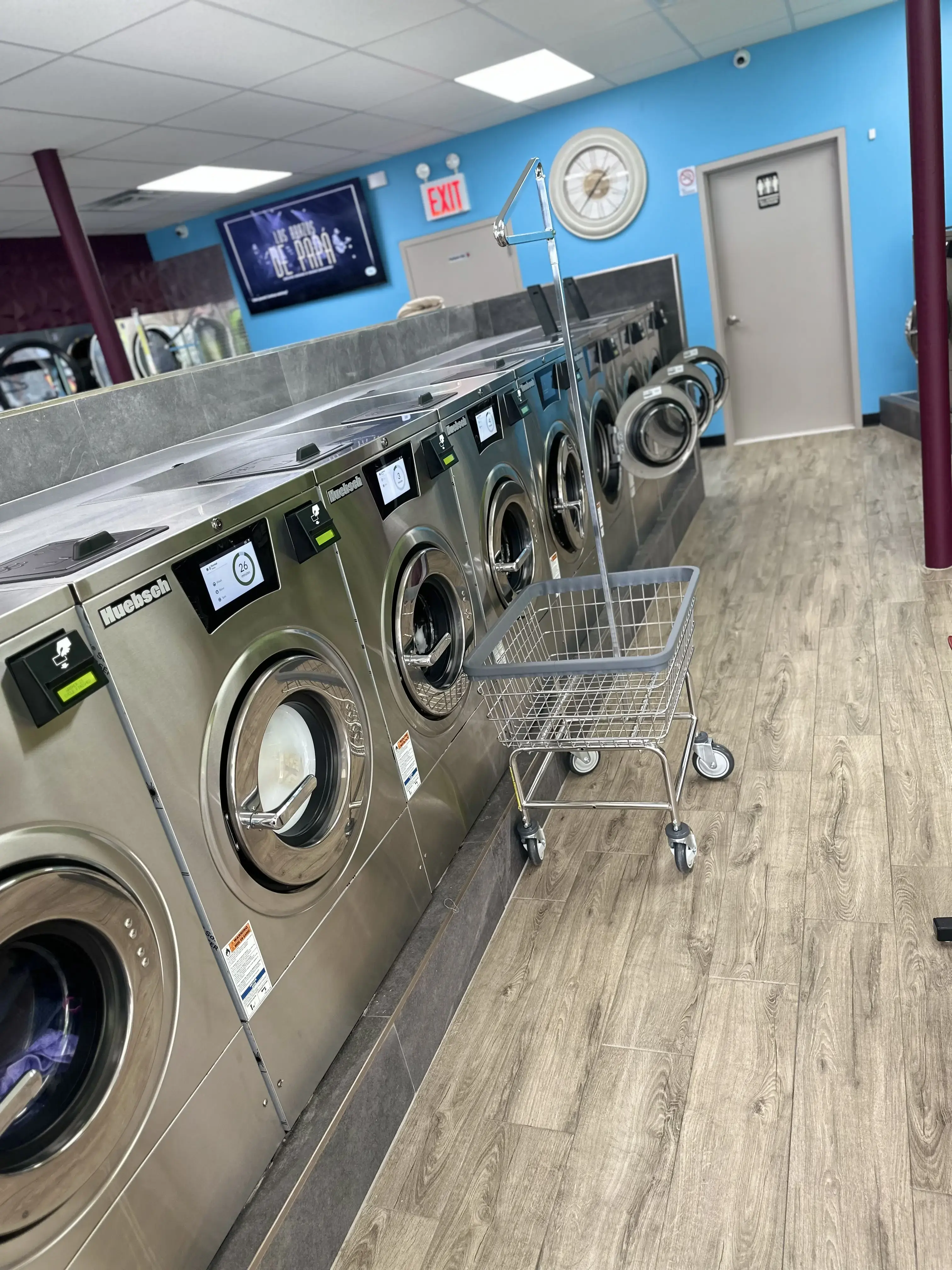 Clean Green Laundromat thumbnail 15