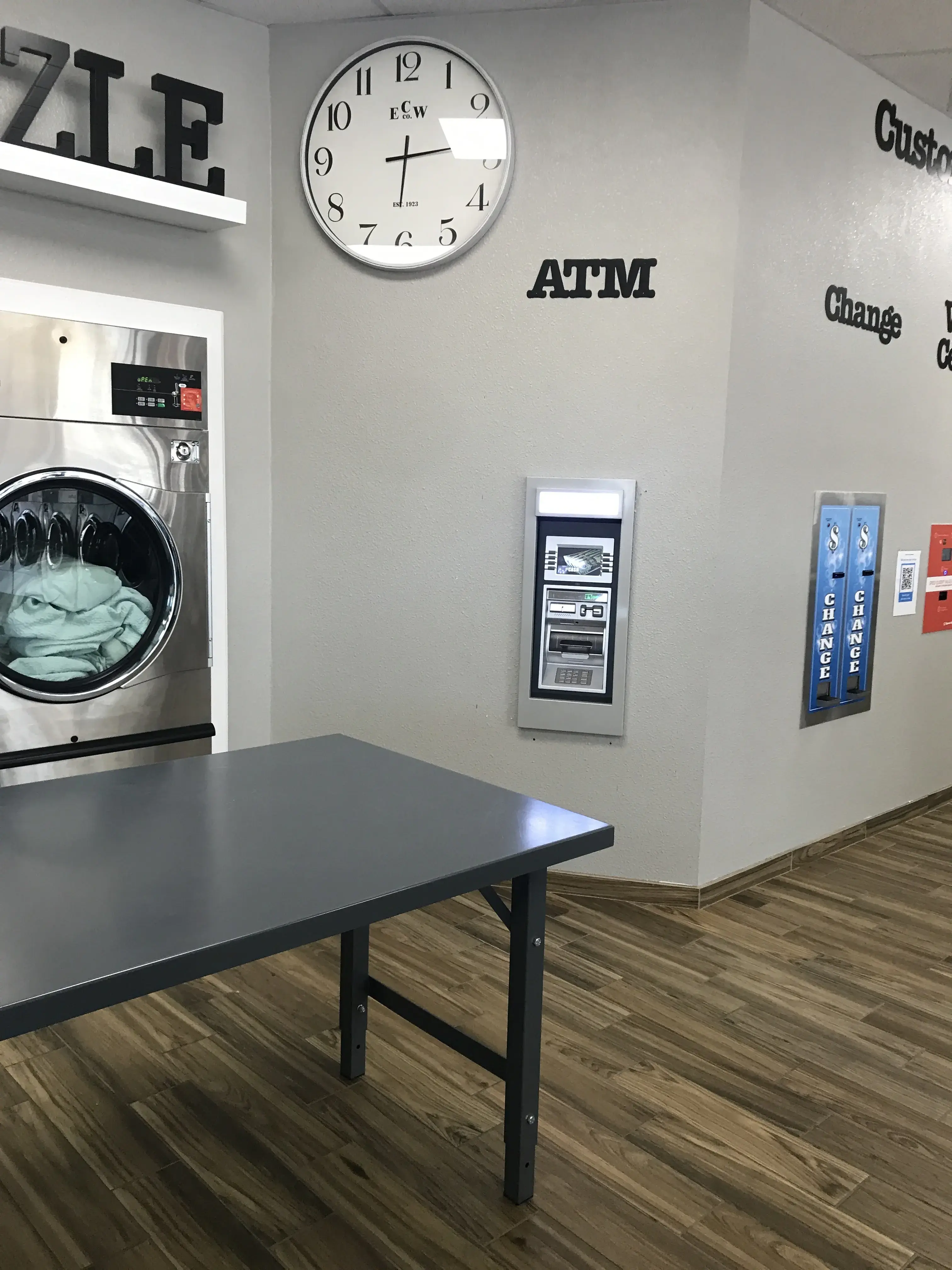 Clean Jeans Laundromat thumbnail 12