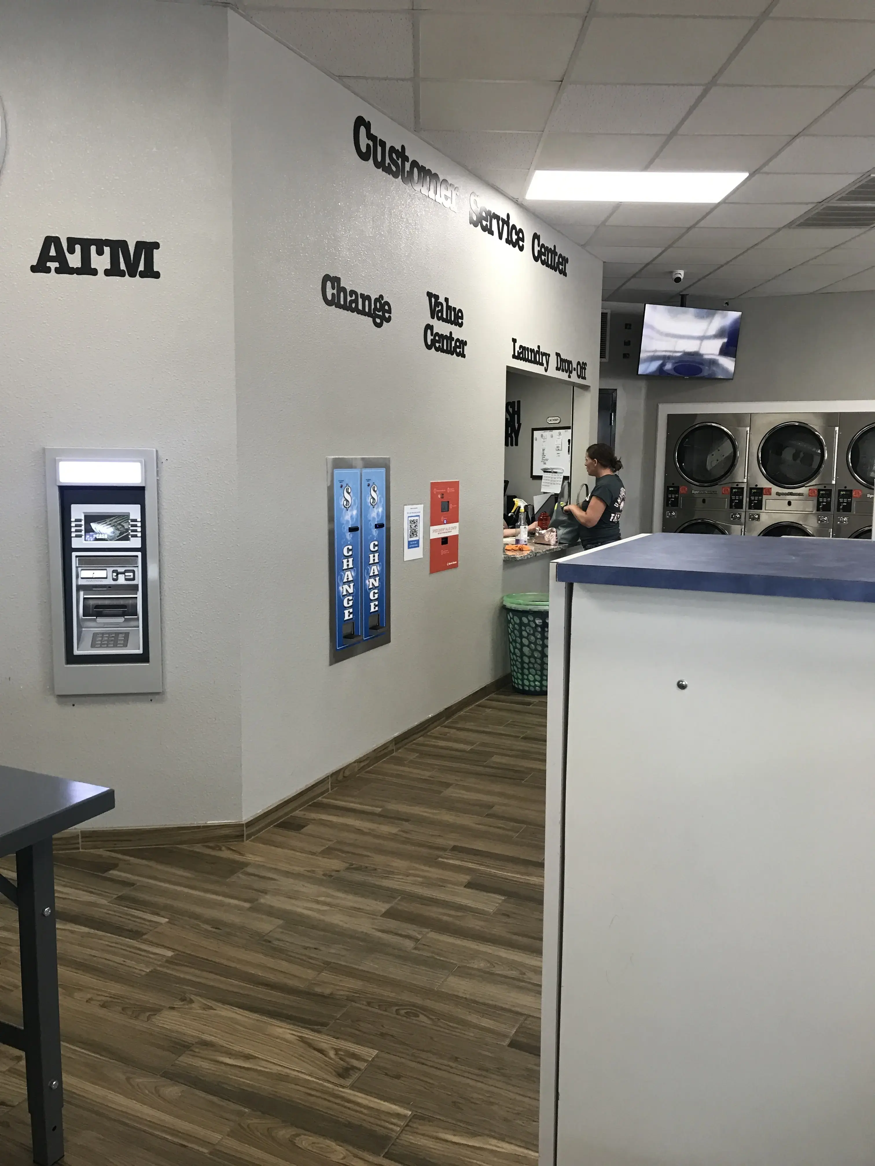 Clean Jeans Laundromat - Image 10