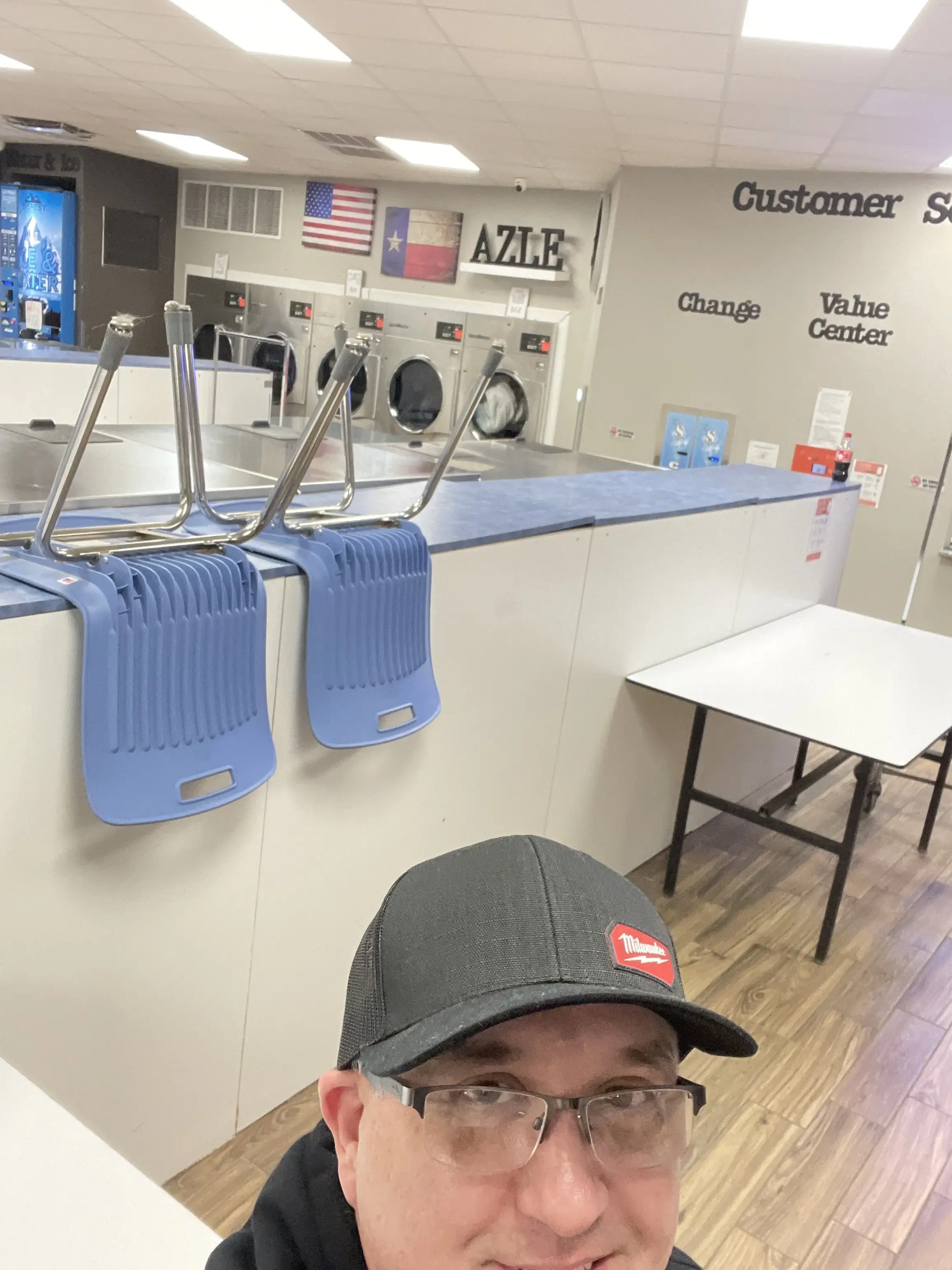 Clean Jeans Laundromat - Image 18