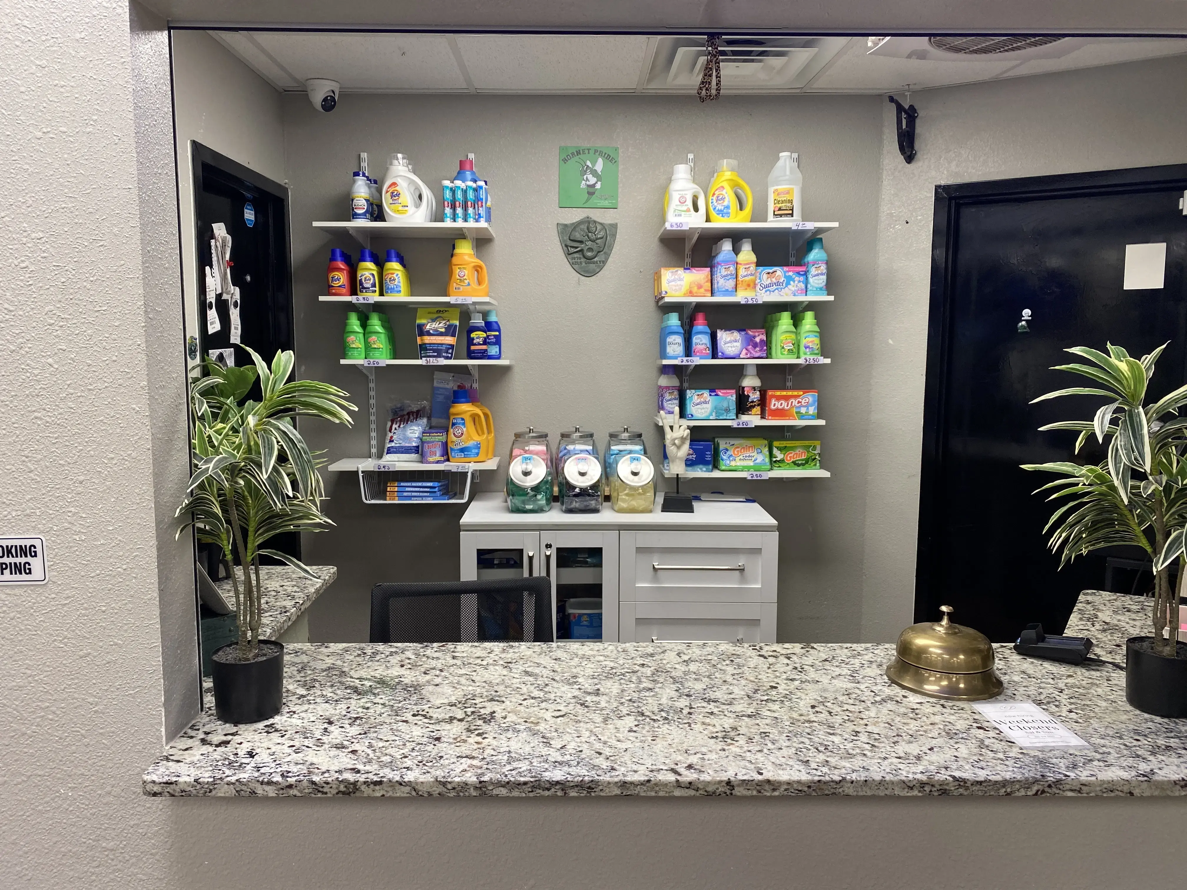 Clean Jeans Laundromat - Image 13