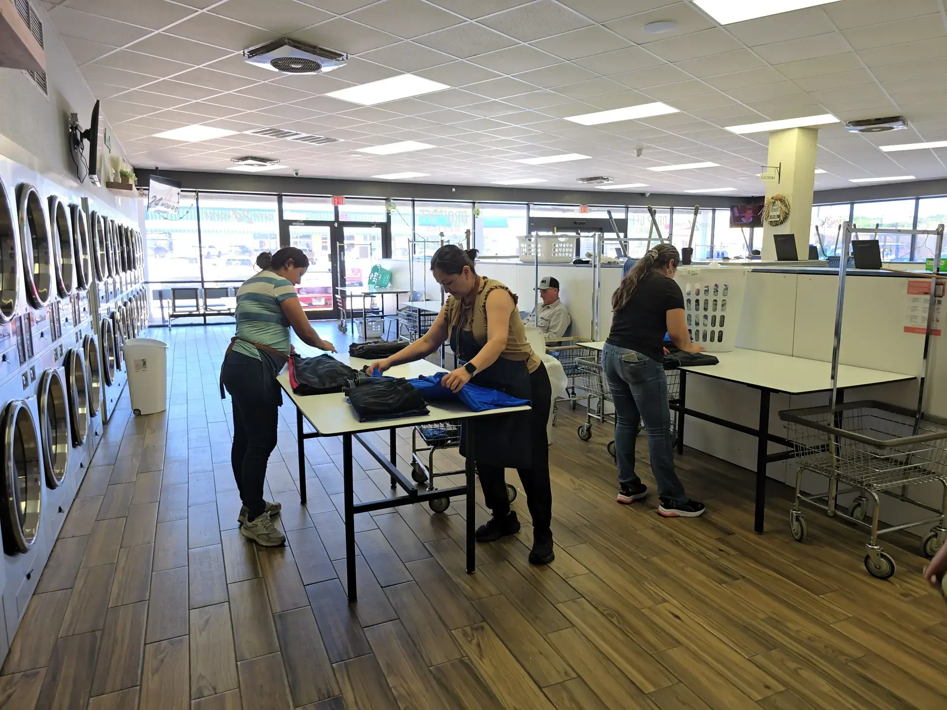 Clean Jeans Laundromat thumbnail 2