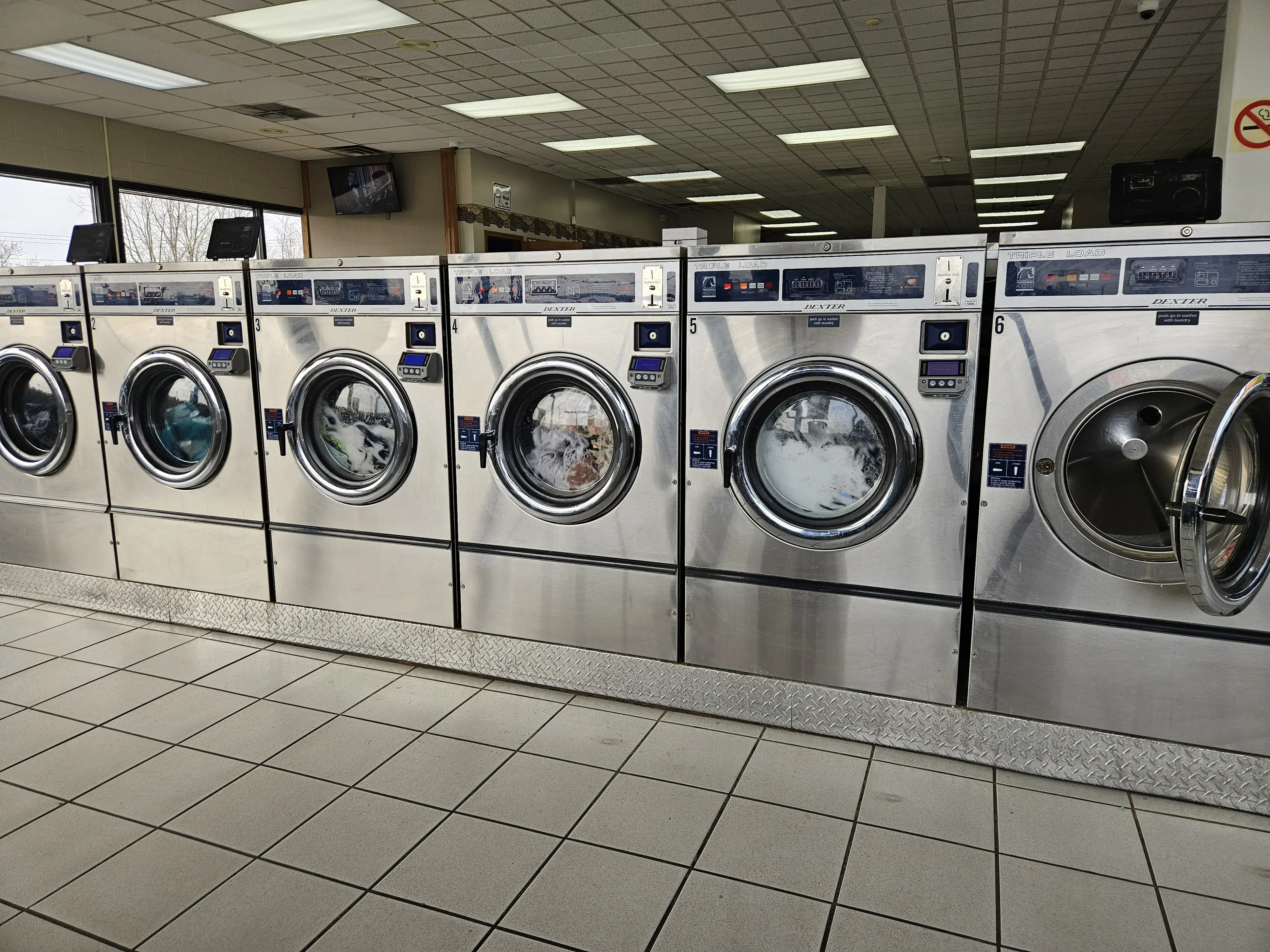 Clean Jeans Laundry Room & Tanning thumbnail 2