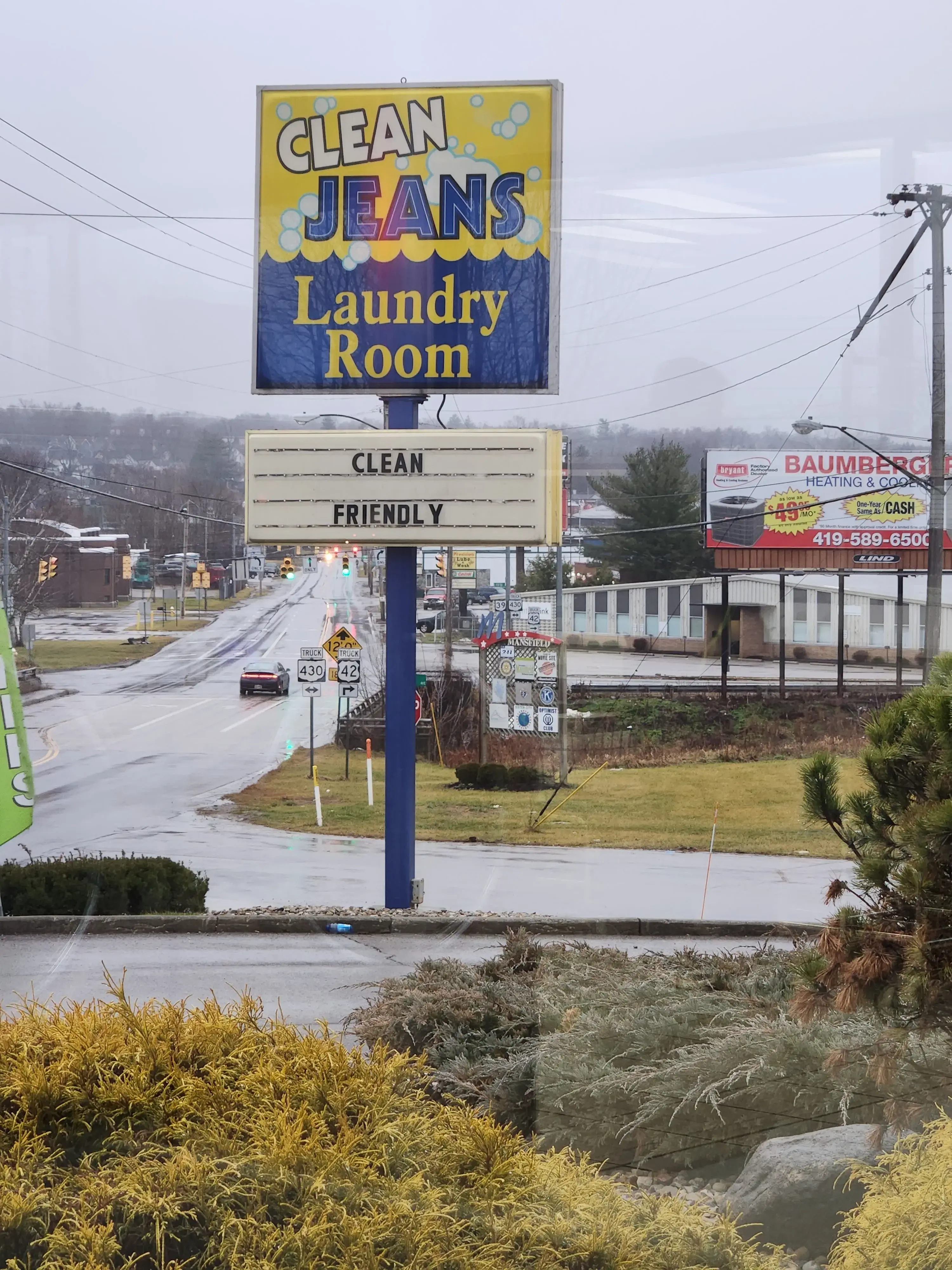 Clean Jeans Laundry Room & Tanning thumbnail 4