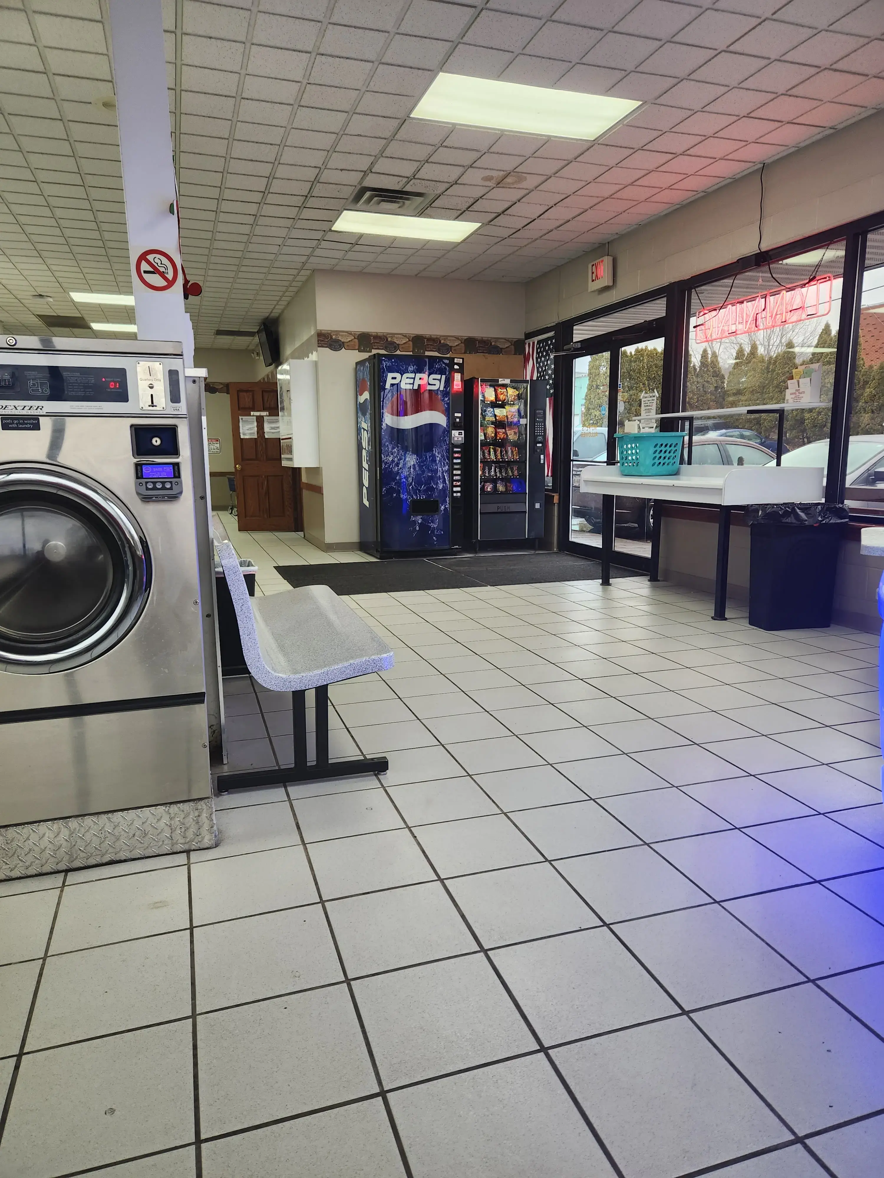 Clean Jeans Laundry Room & Tanning - Image 17