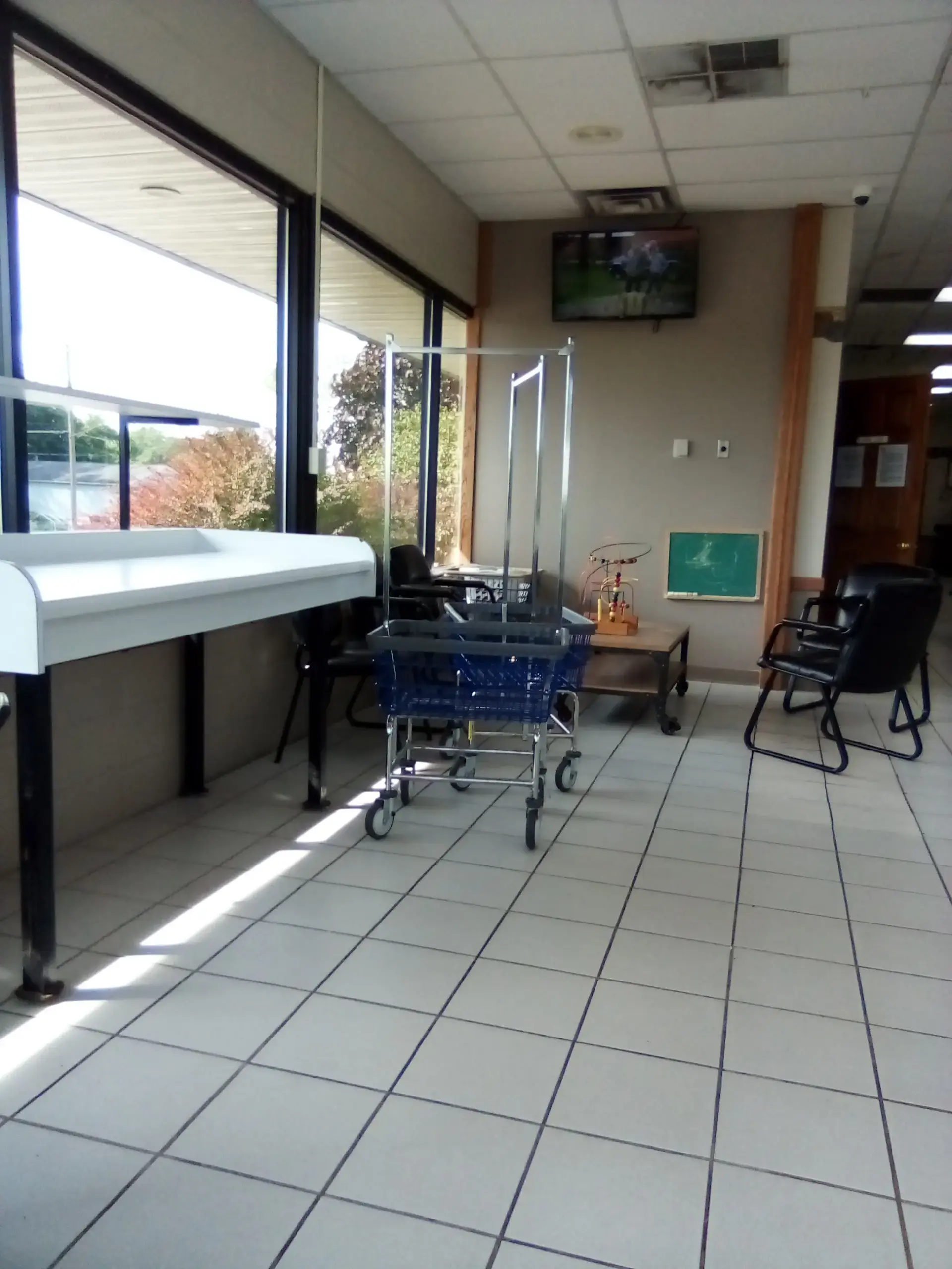 Clean Jeans Laundry Room & Tanning thumbnail 10