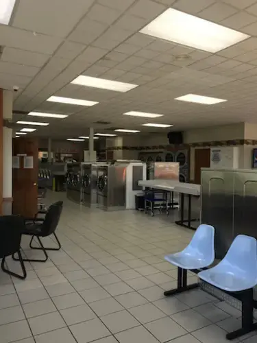 Clean Jeans Laundry Room & Tanning - Image 5