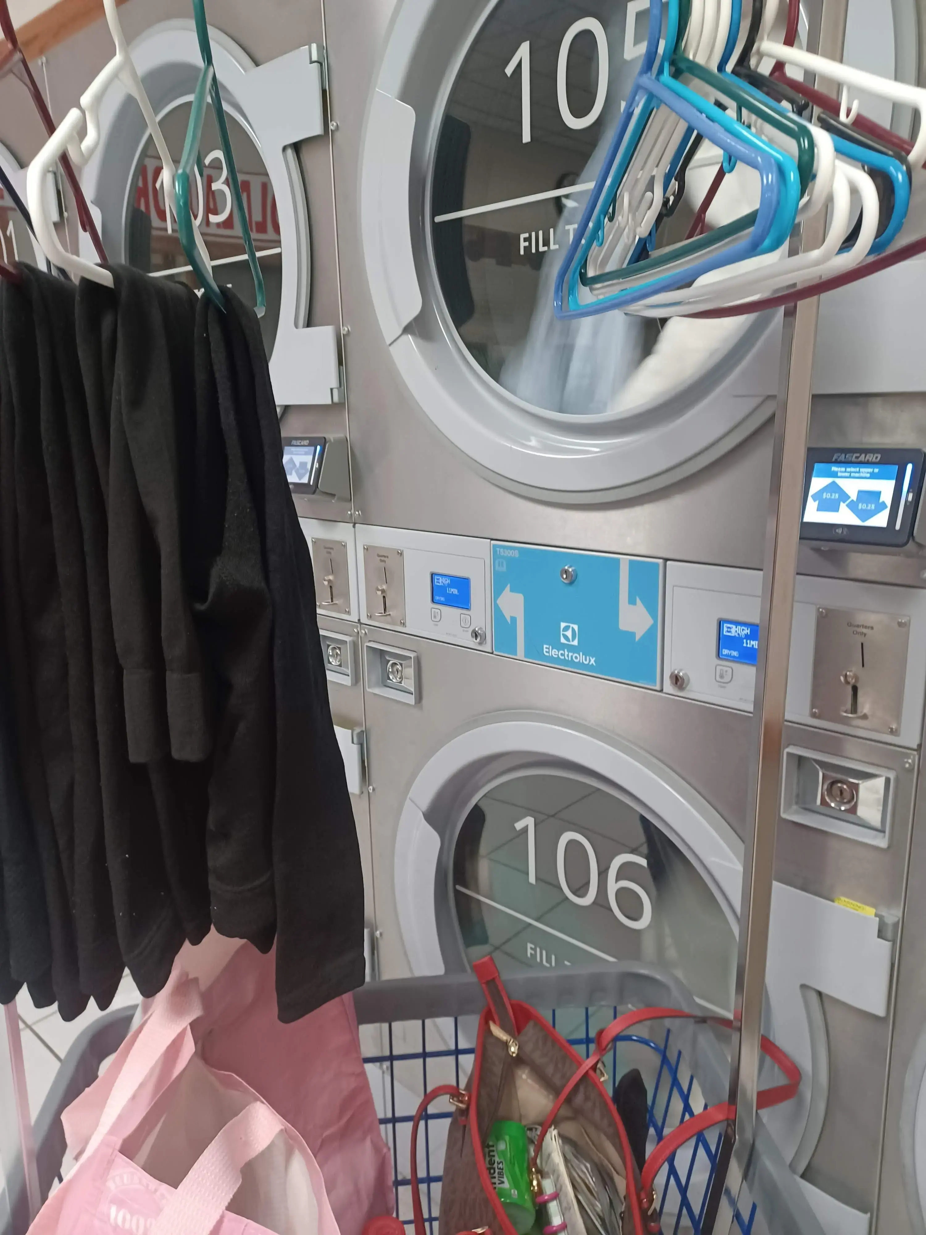 Clean Jeans Laundry Room & Tanning thumbnail 11