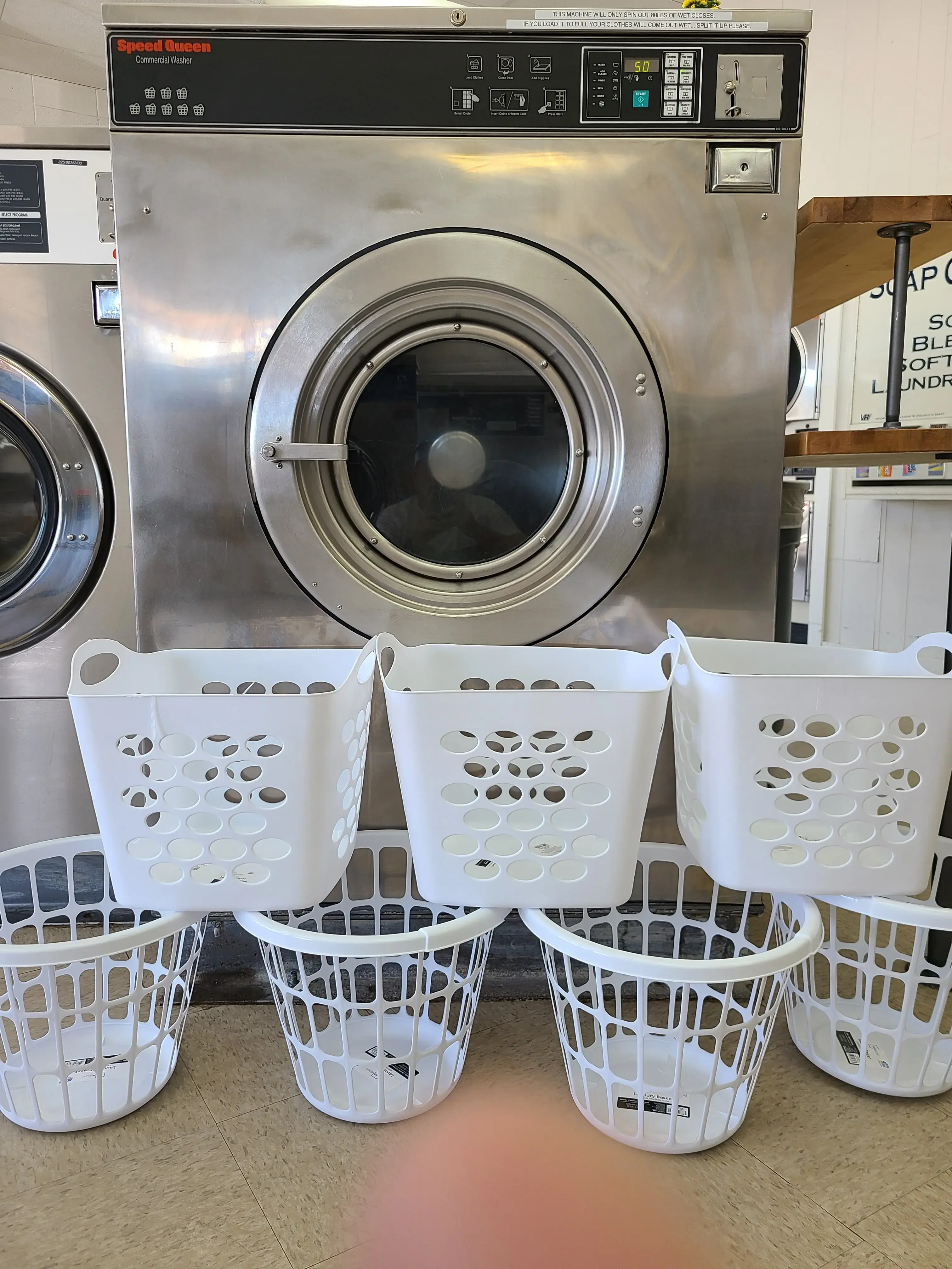 Clean Laundromat thumbnail 4
