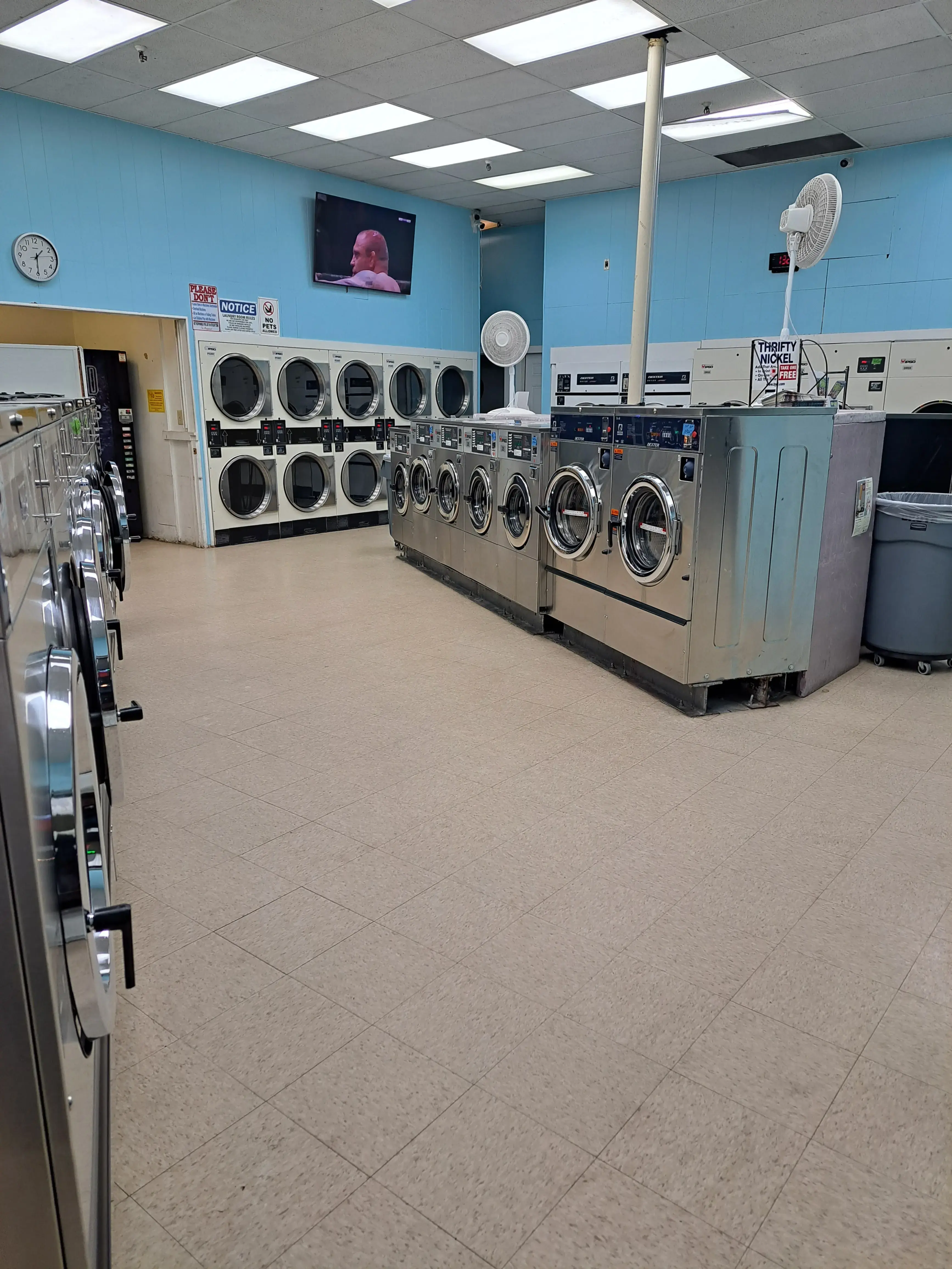 Clean Laundromat - Image 9