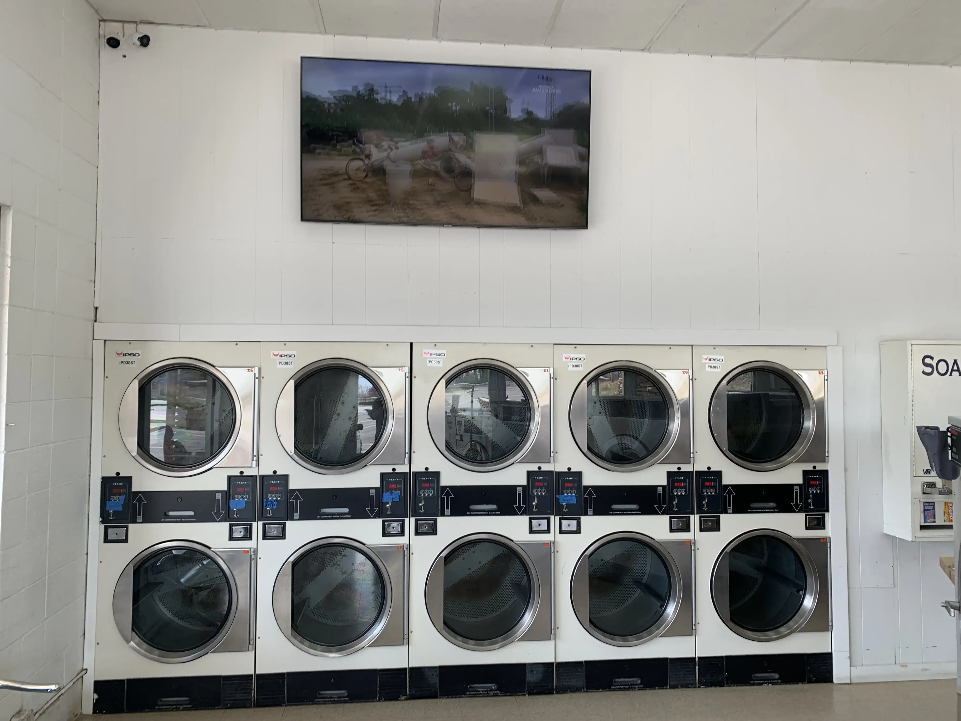 Clean Laundromat thumbnail 18