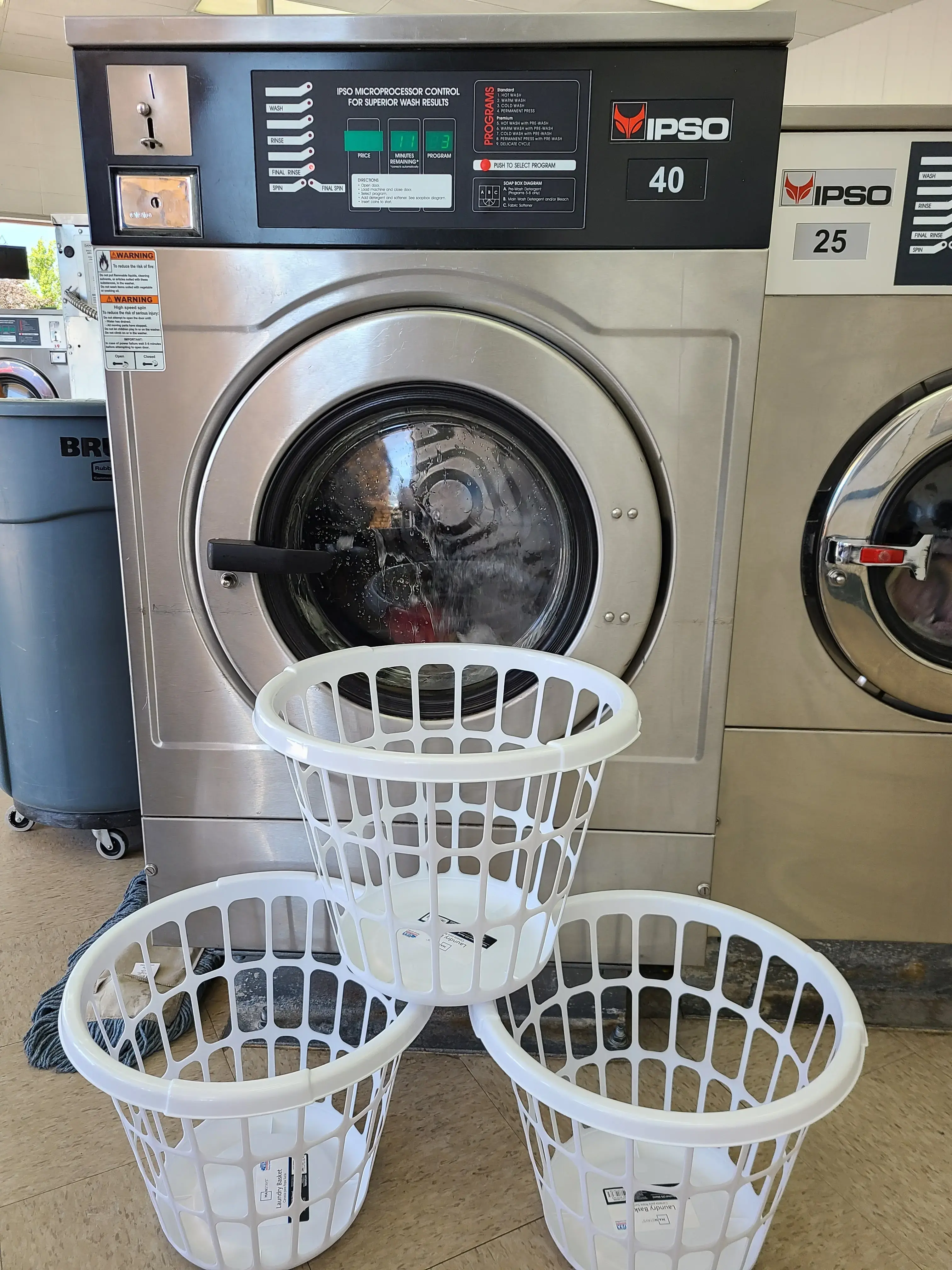 Clean Laundromat - Image 20