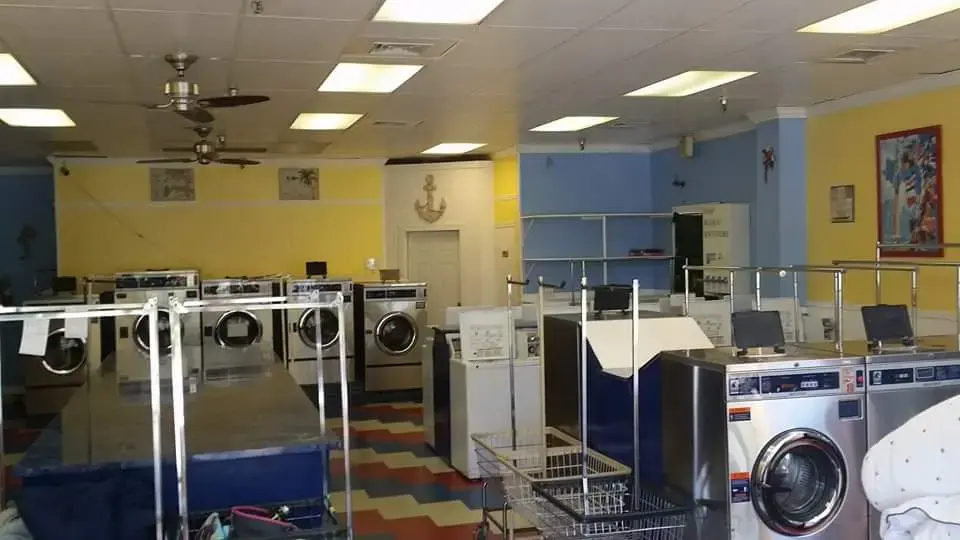 Clean Machine Coin Laundry thumbnail 4