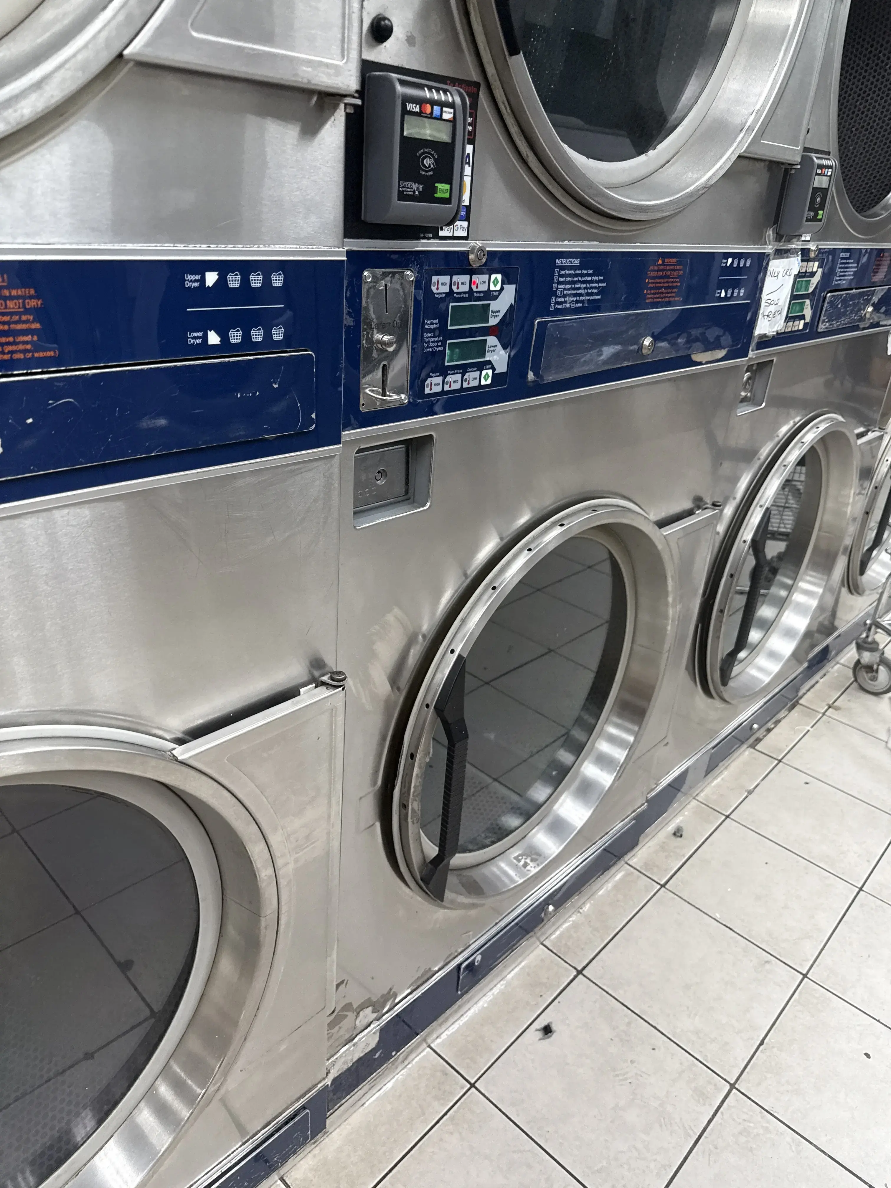 Clean Master Laundromat - Image 6