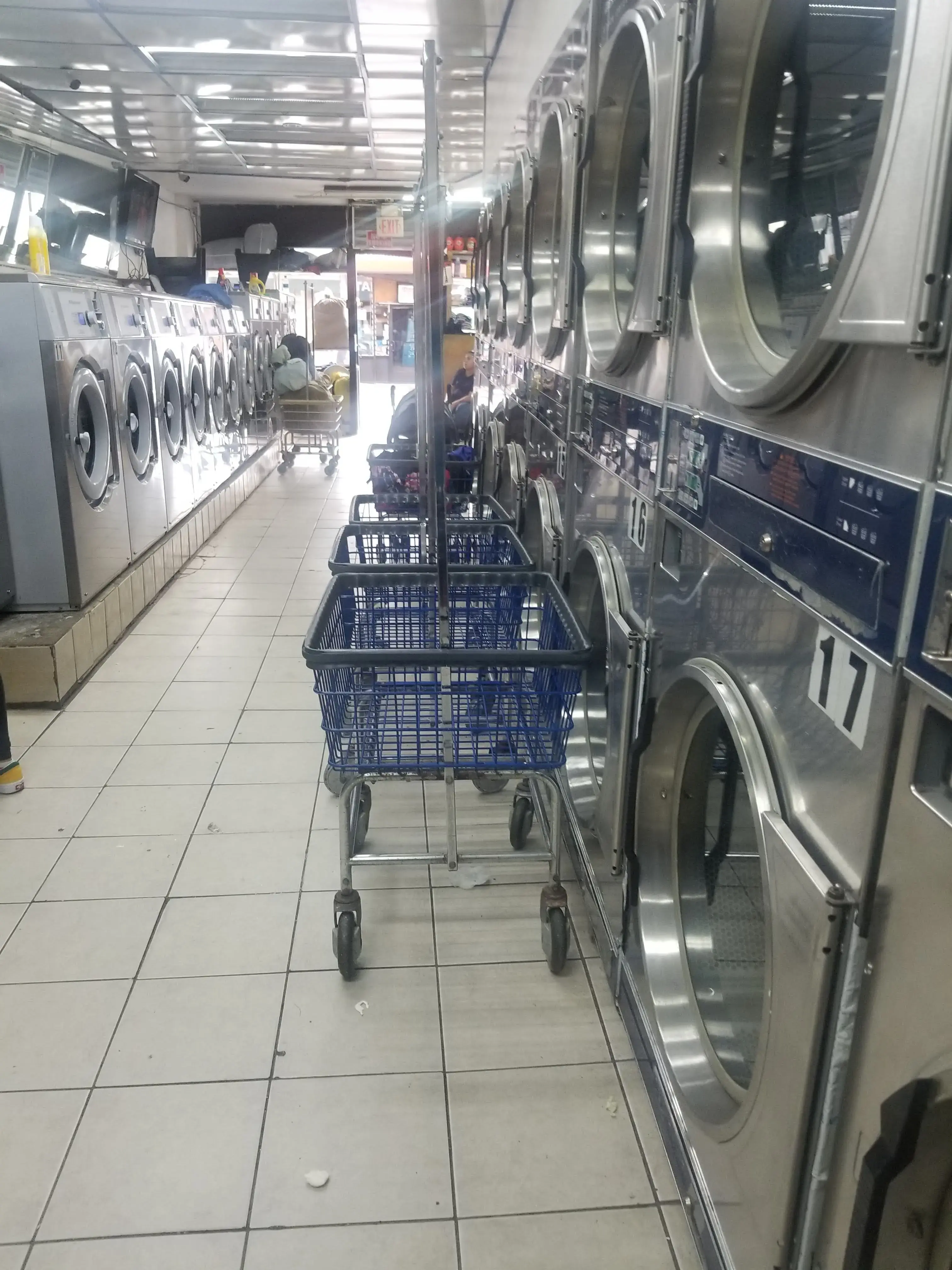 Clean Master Laundromat thumbnail 9