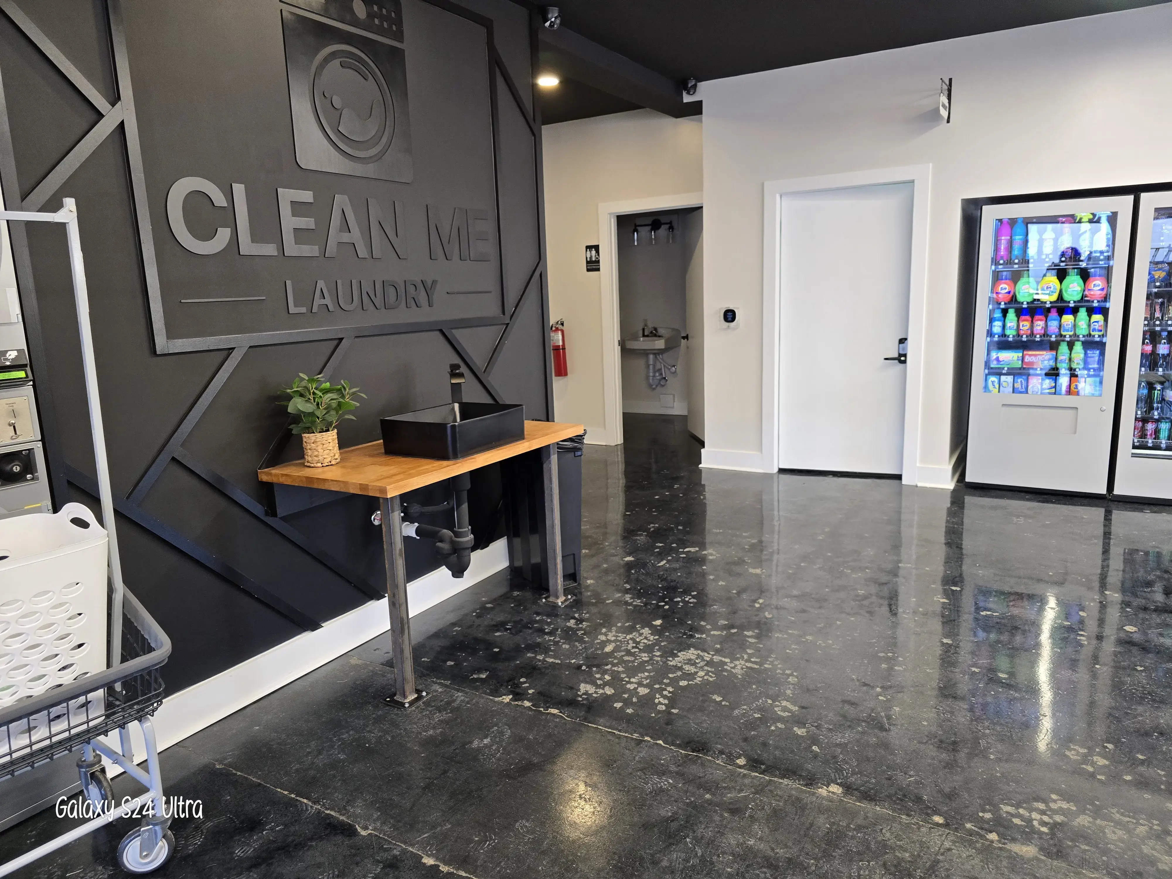 Clean Me Laundry - Image 14