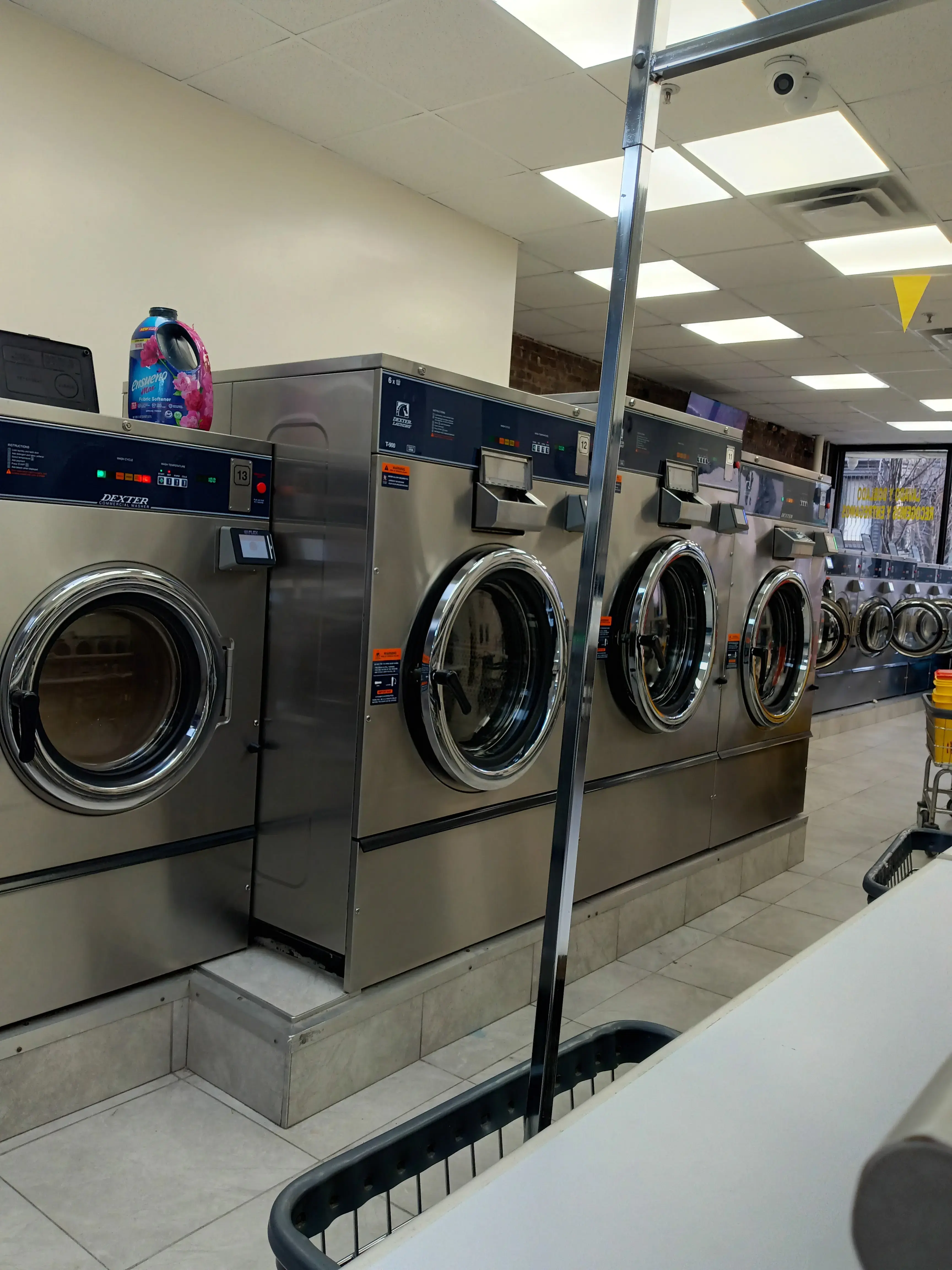 Clean N Bright Laundromat - Image 2