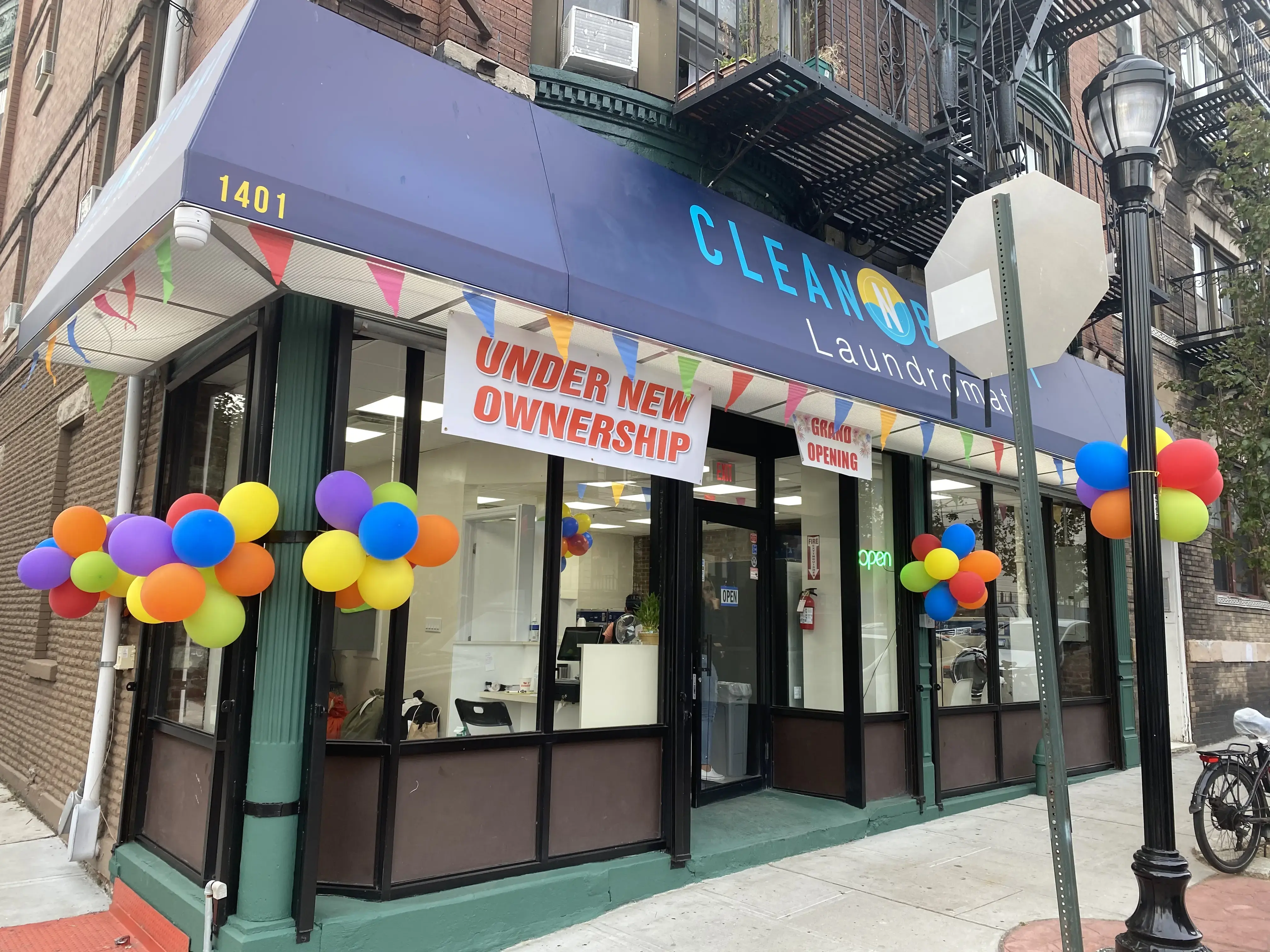 Clean N Bright Laundromat thumbnail 1