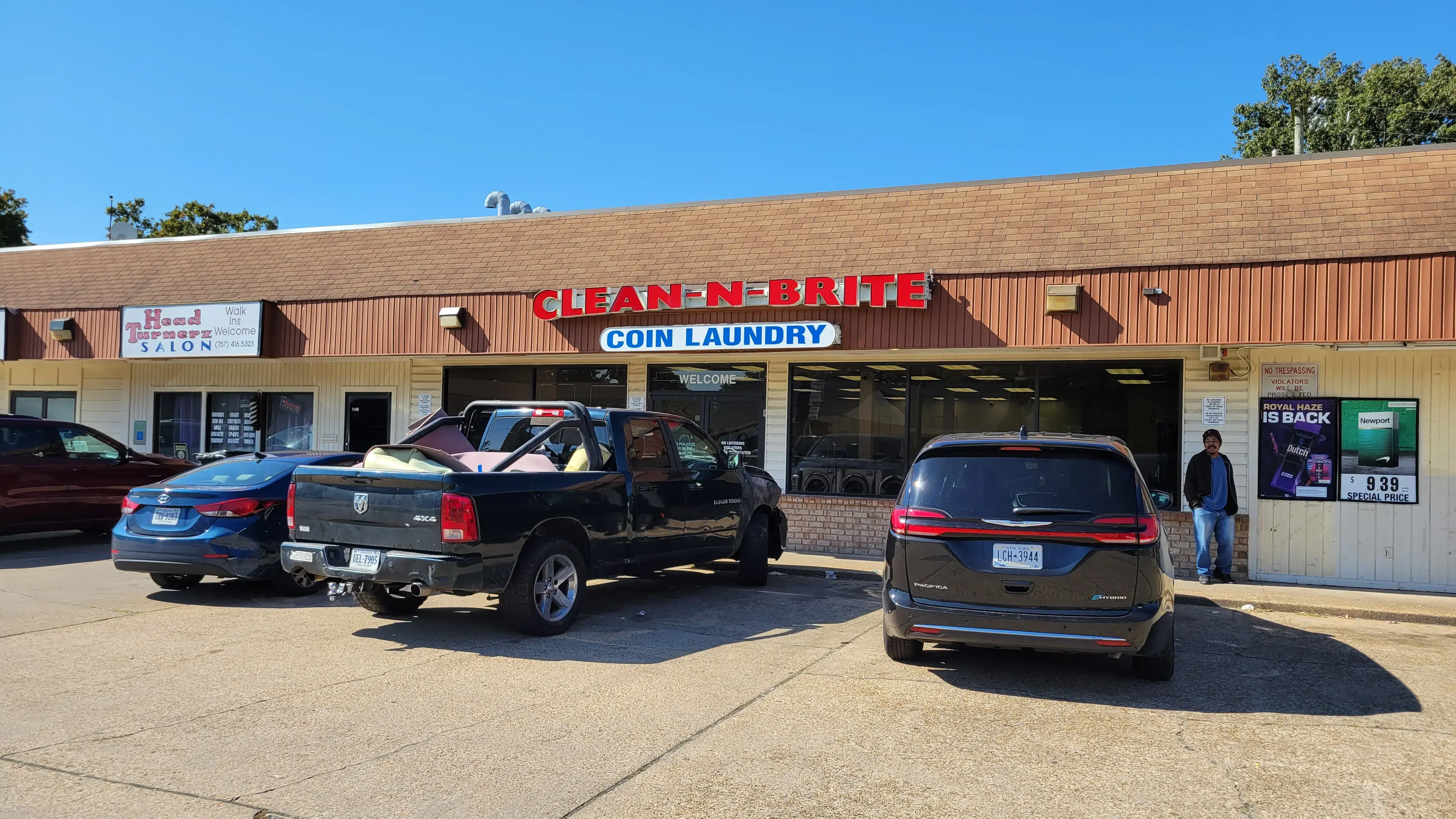 Clean N Brite Coin Laundry - Image 2