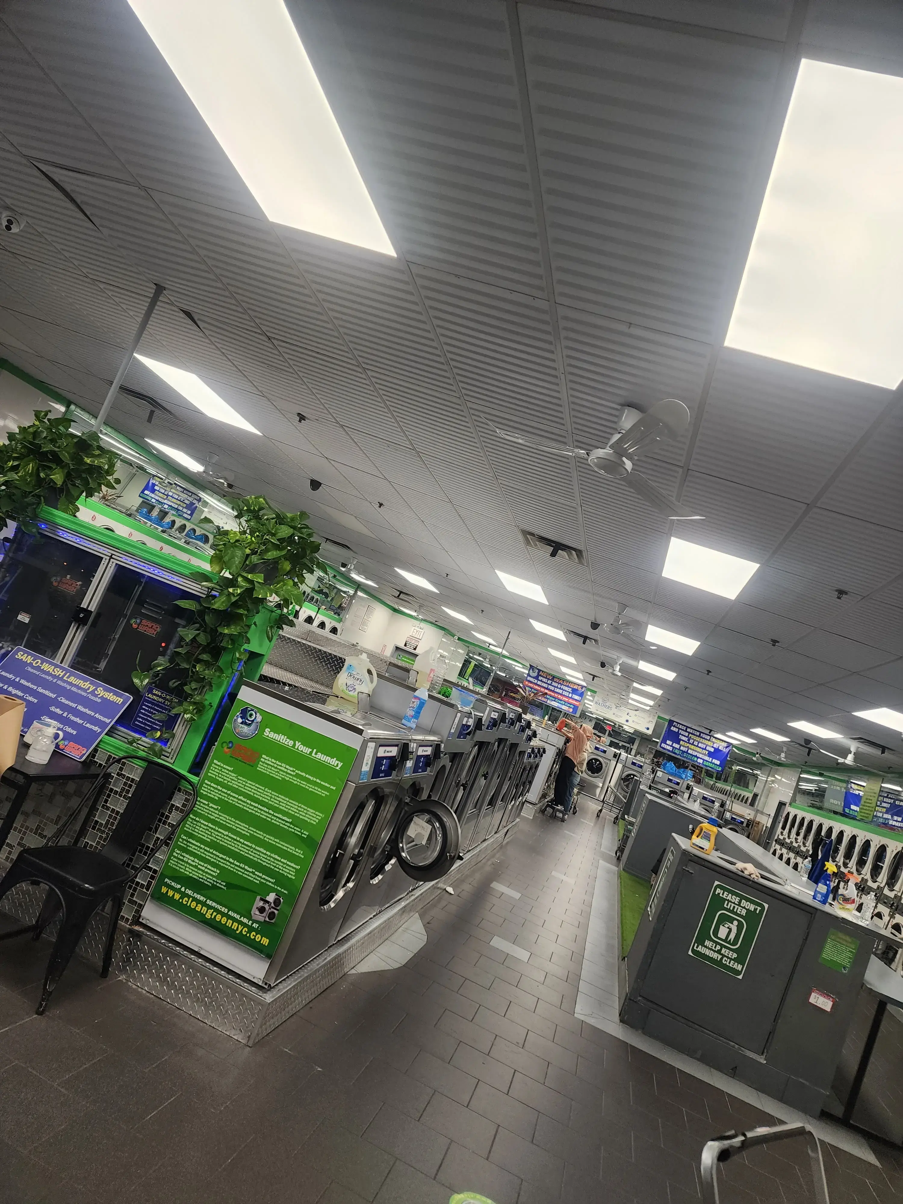 Clean n Green Laundromat thumbnail 18
