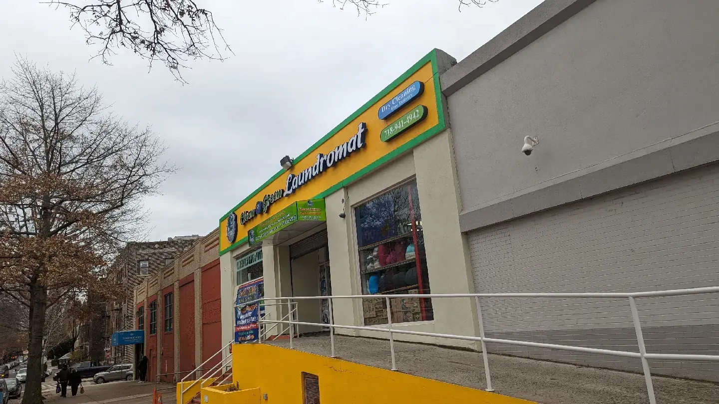 Clean n Green Laundromat thumbnail 9