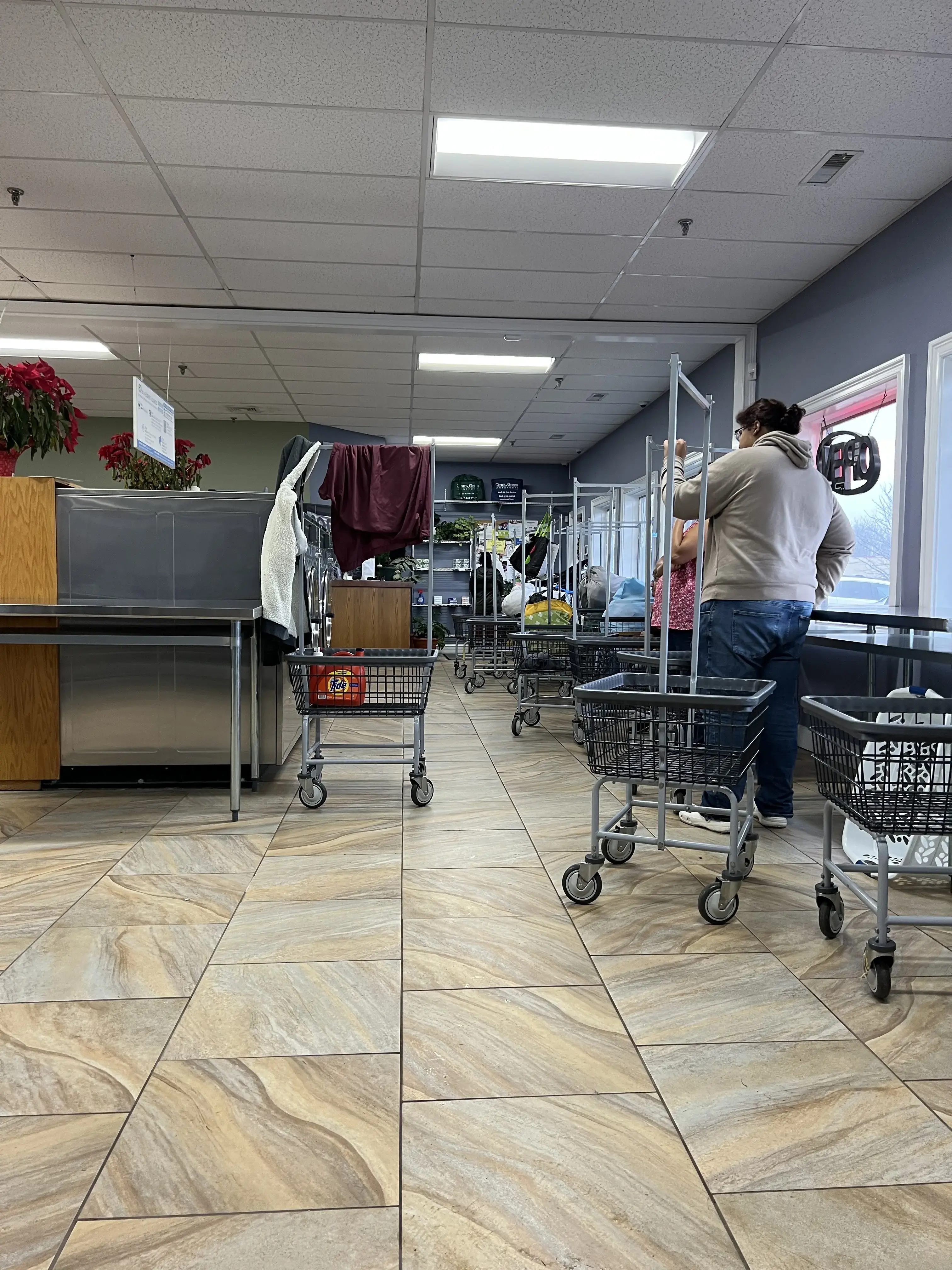 Clean N Green Laundromat & Wash N Fold - Image 9