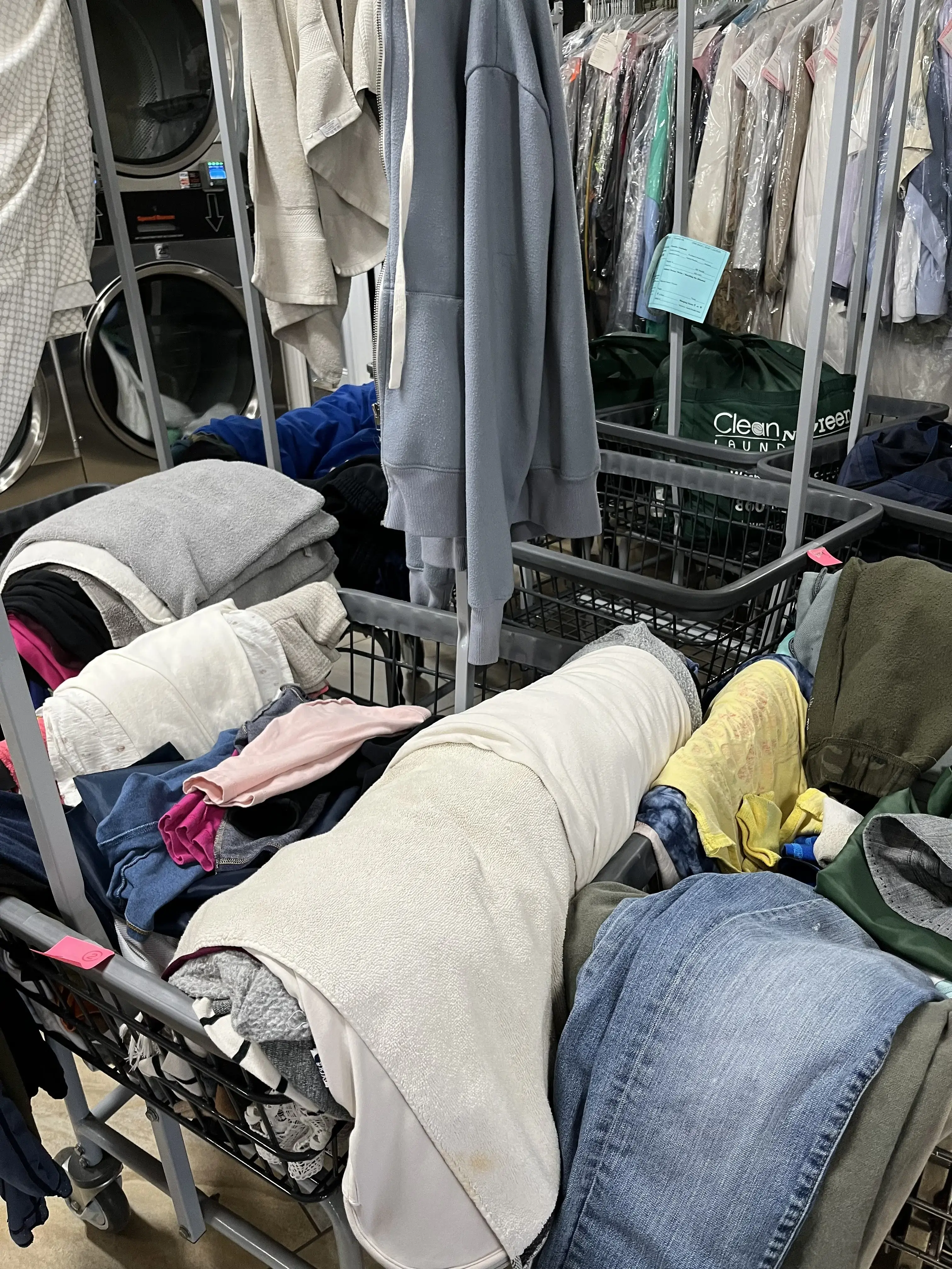 Clean N Green Laundromat & Wash N Fold - Image 13