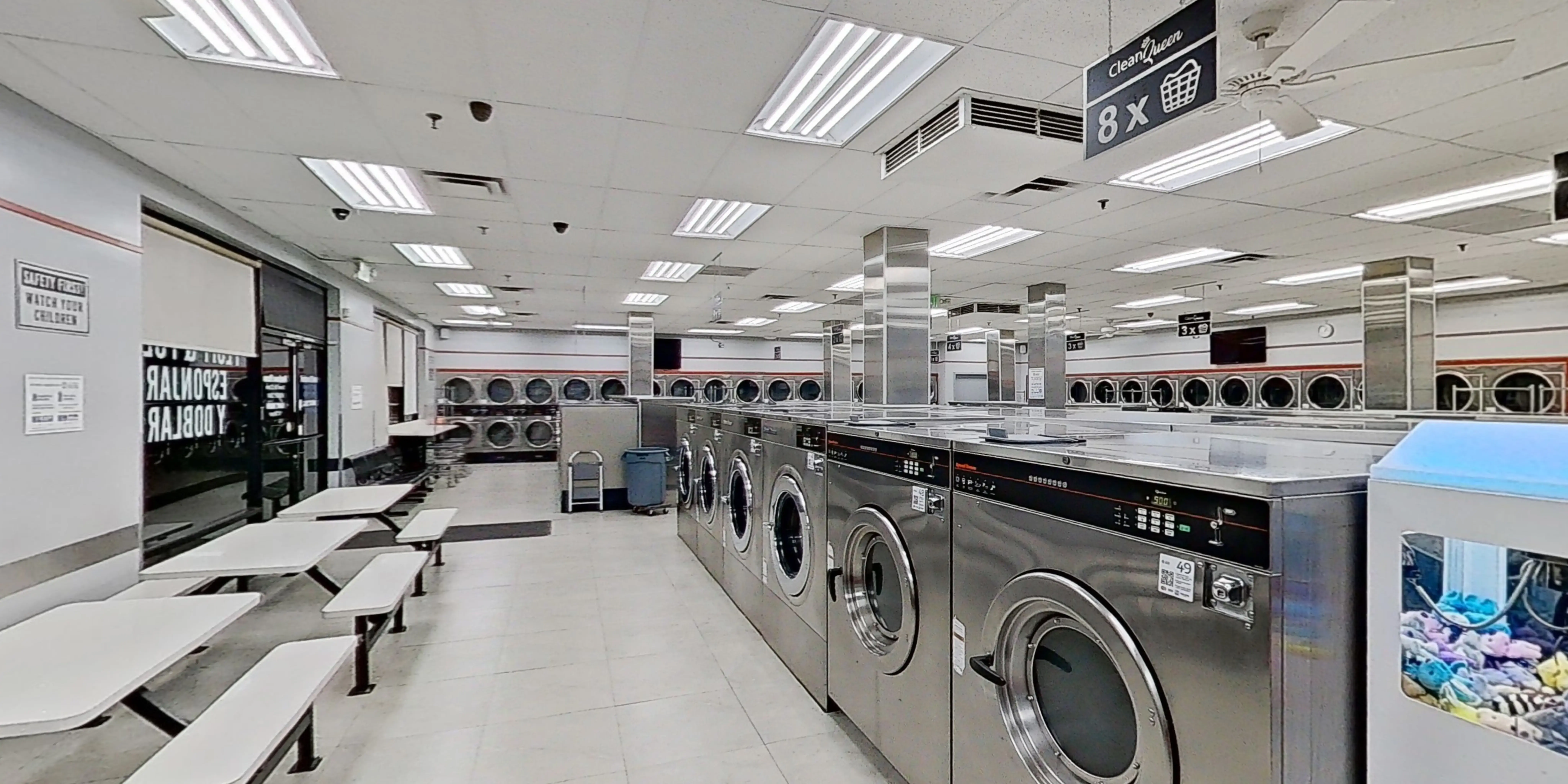 Clean Queen Laundromat thumbnail 17