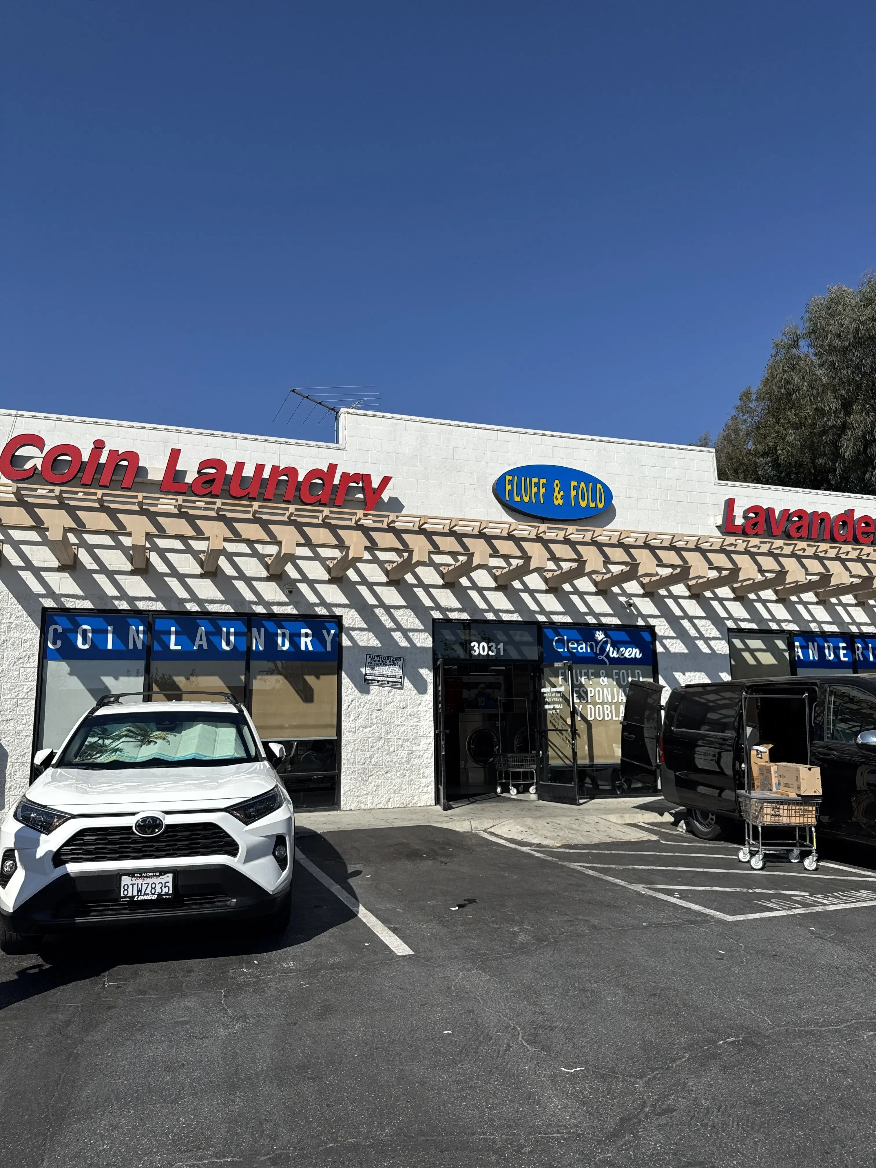 Clean Queen Laundromat thumbnail 4