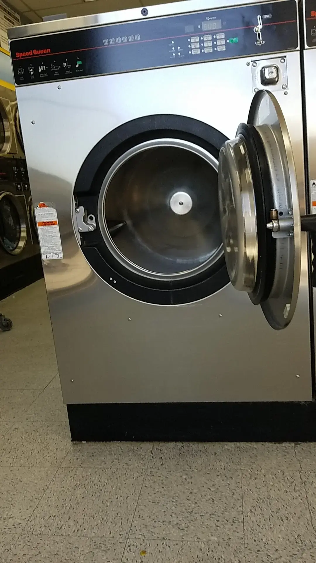 Clean Queen Laundromat thumbnail 14