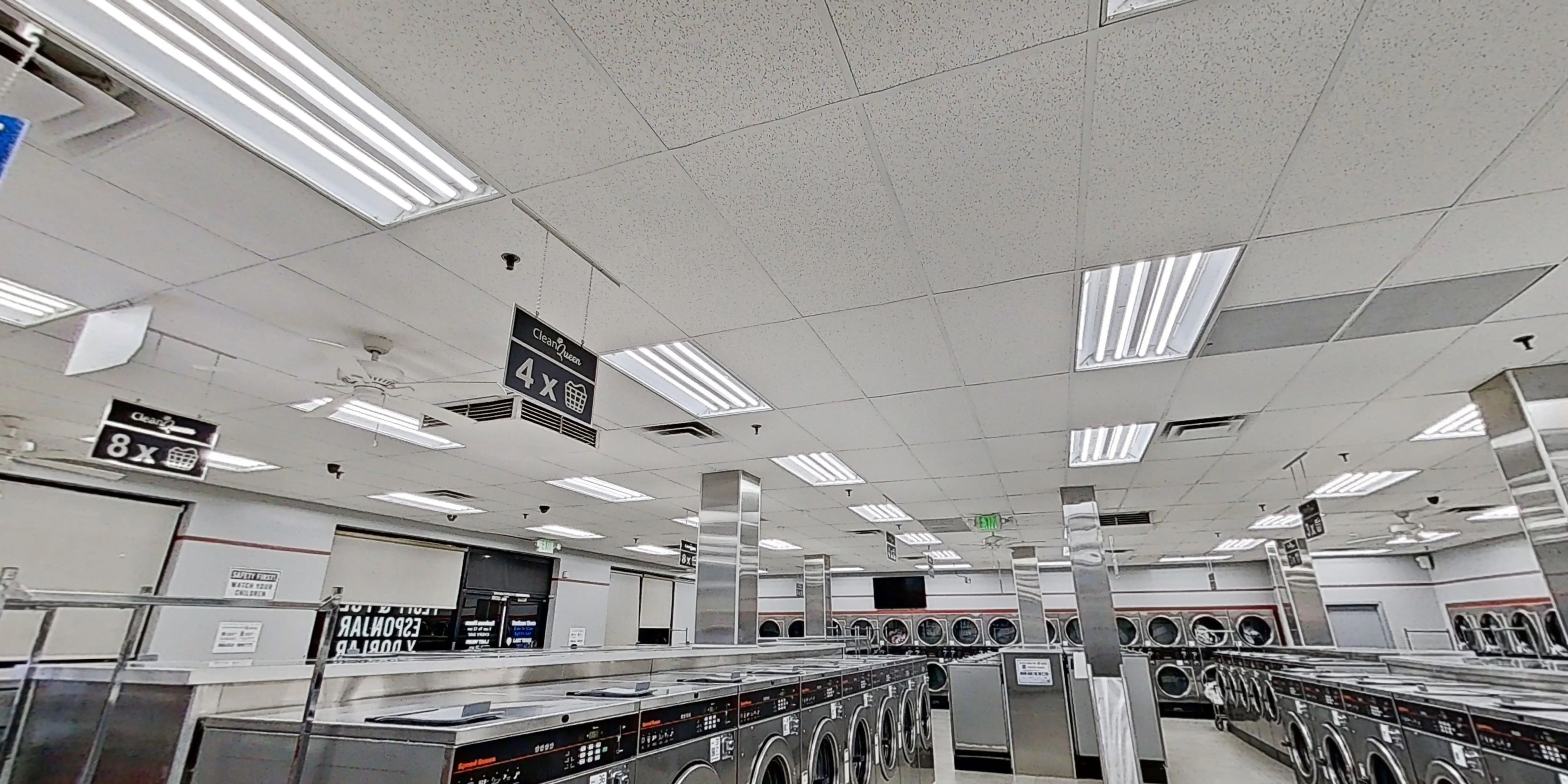 Clean Queen Laundromat thumbnail 16