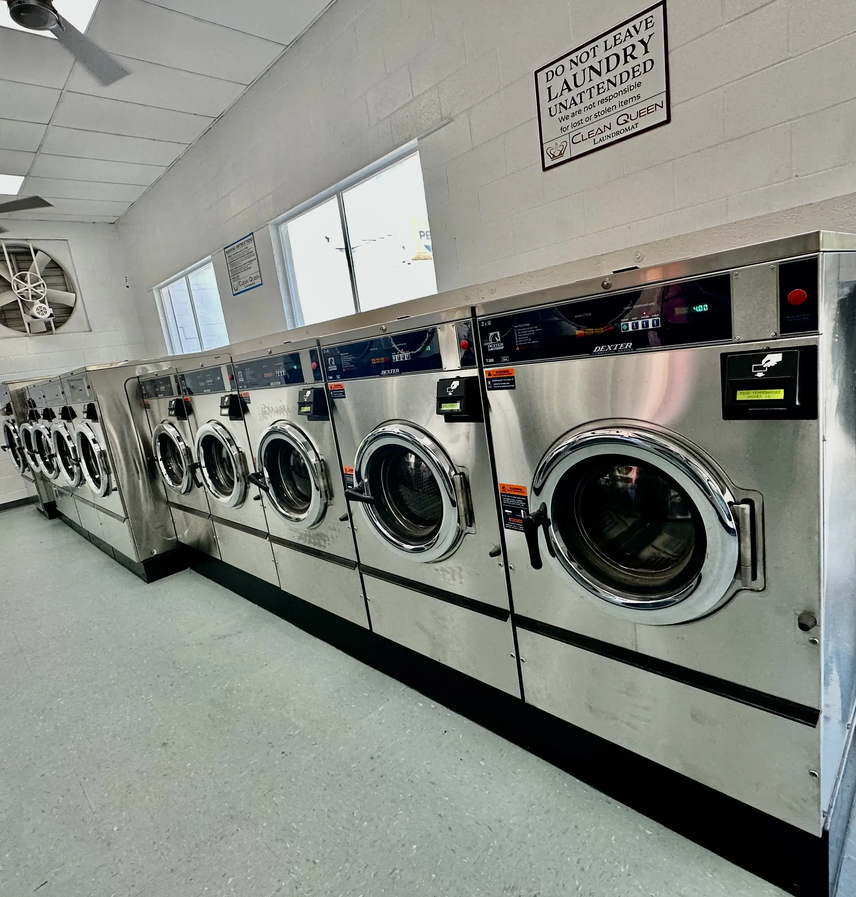 Clean Queen Laundromat thumbnail 1