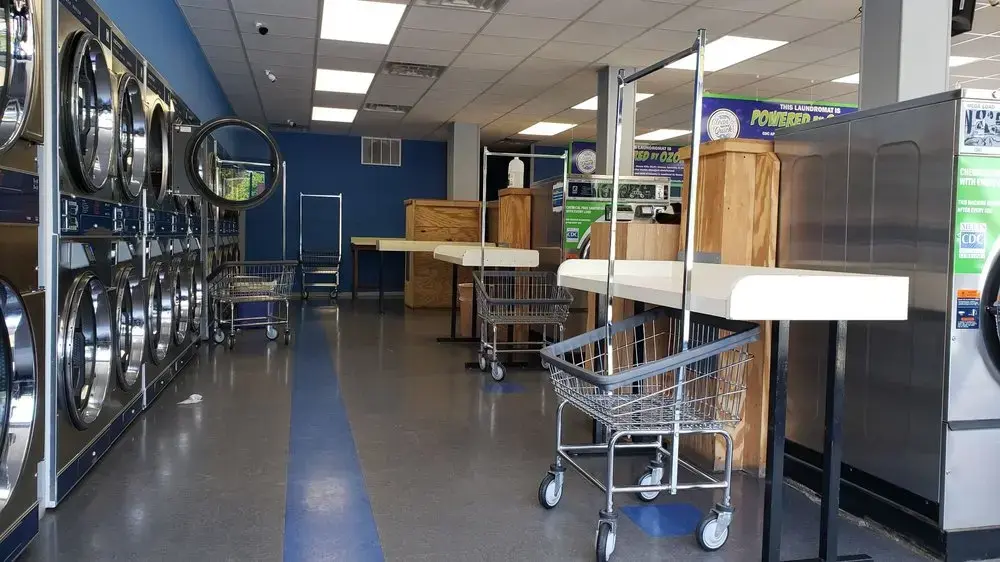 Clean & Quick Laundromat - Newton Falls - Image 17