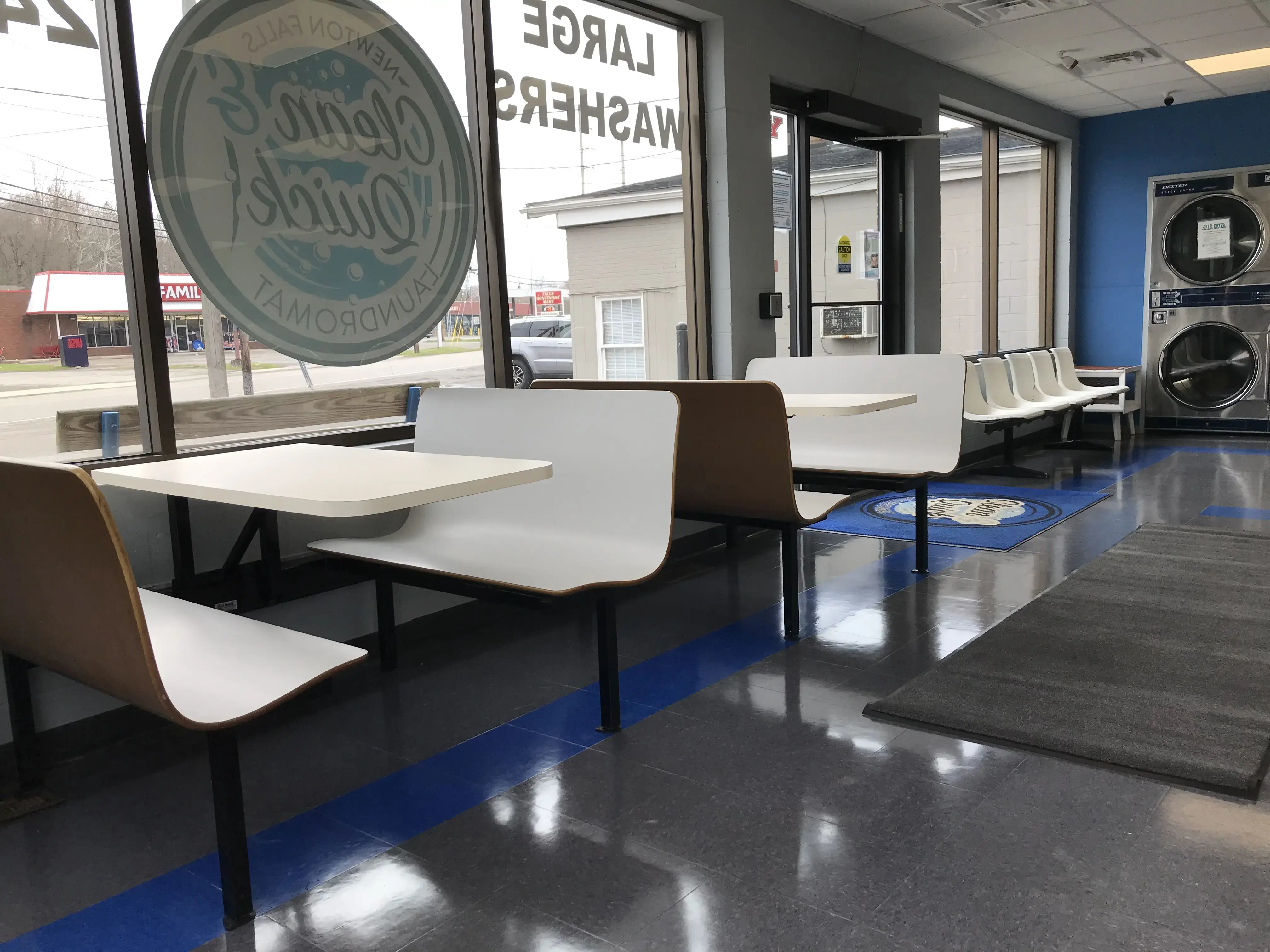Clean & Quick Laundromat - Newton Falls - Image 9