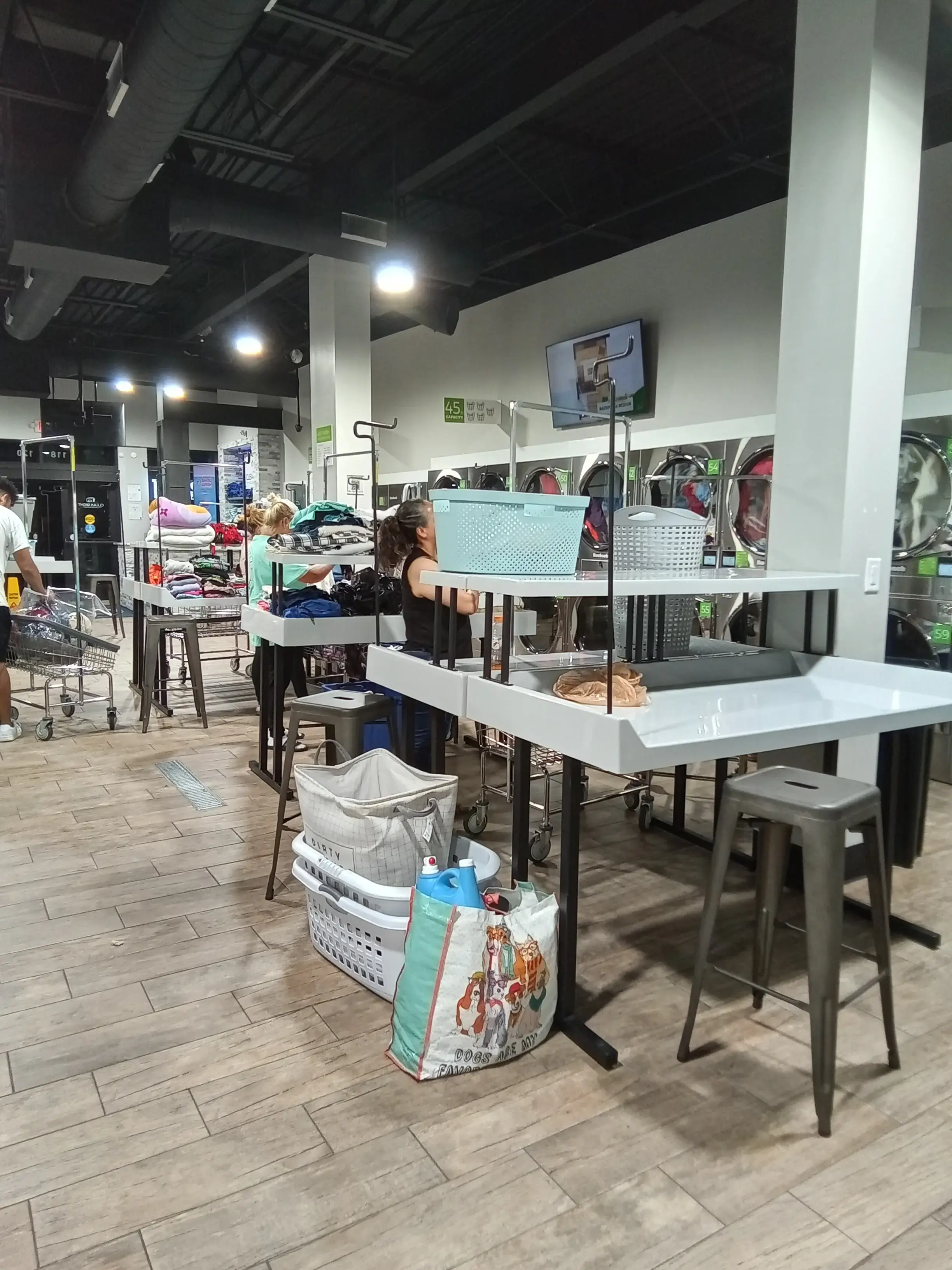 Clean Right Laundromat thumbnail 11