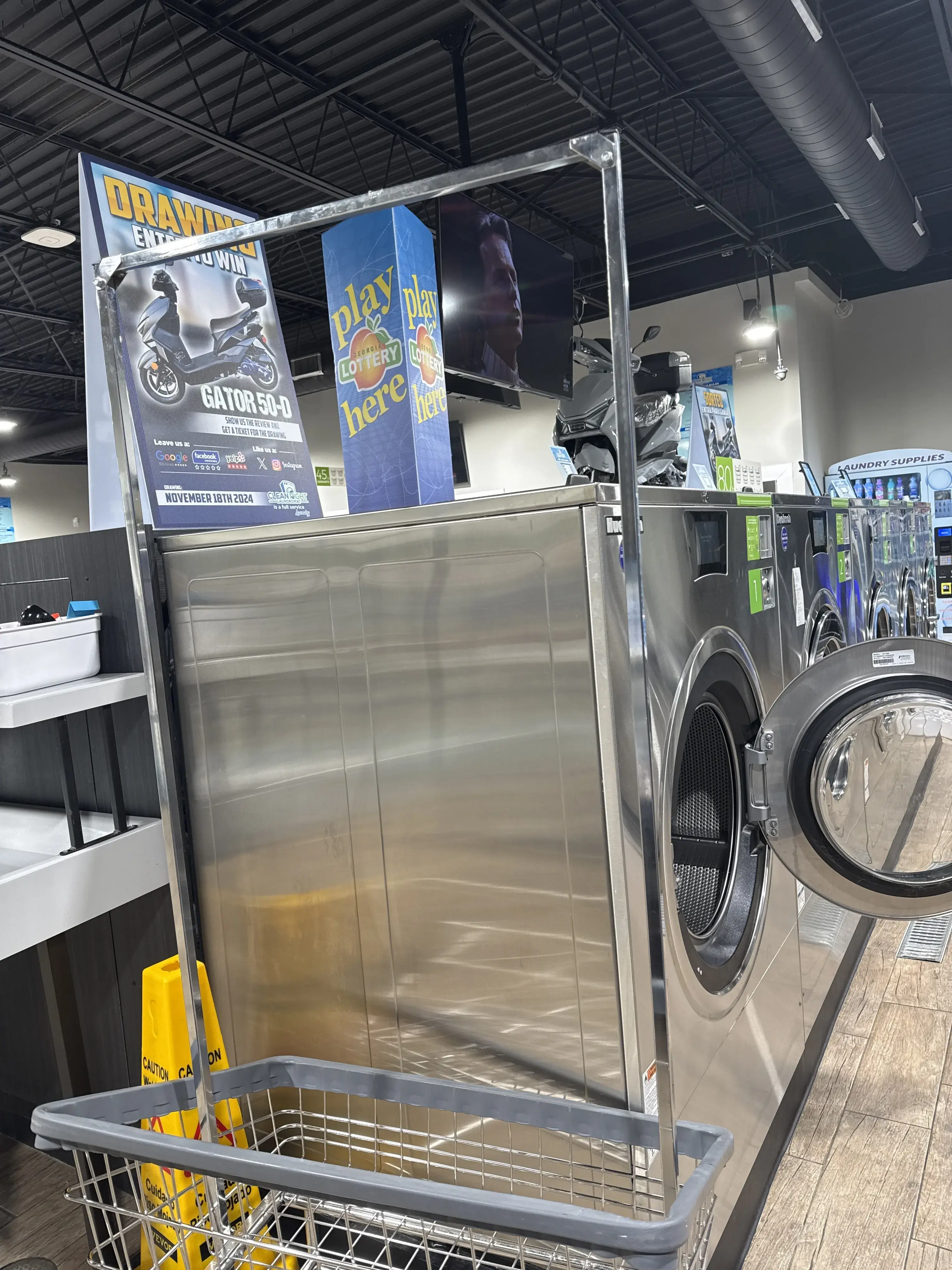Clean Right Laundromat thumbnail 17