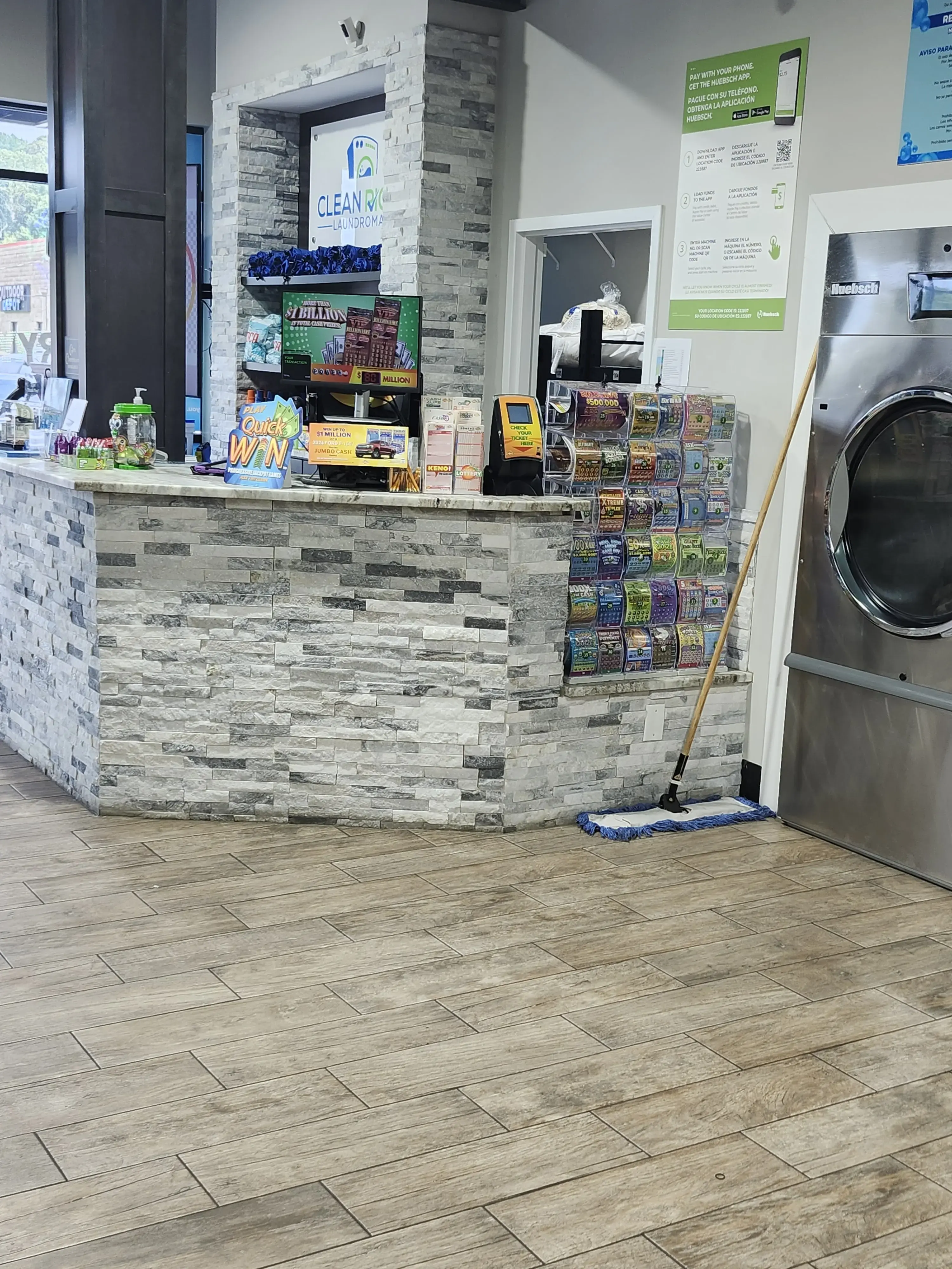 Clean Right Laundromat thumbnail 5