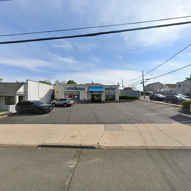 Clean Scene Laundromat - Image 11