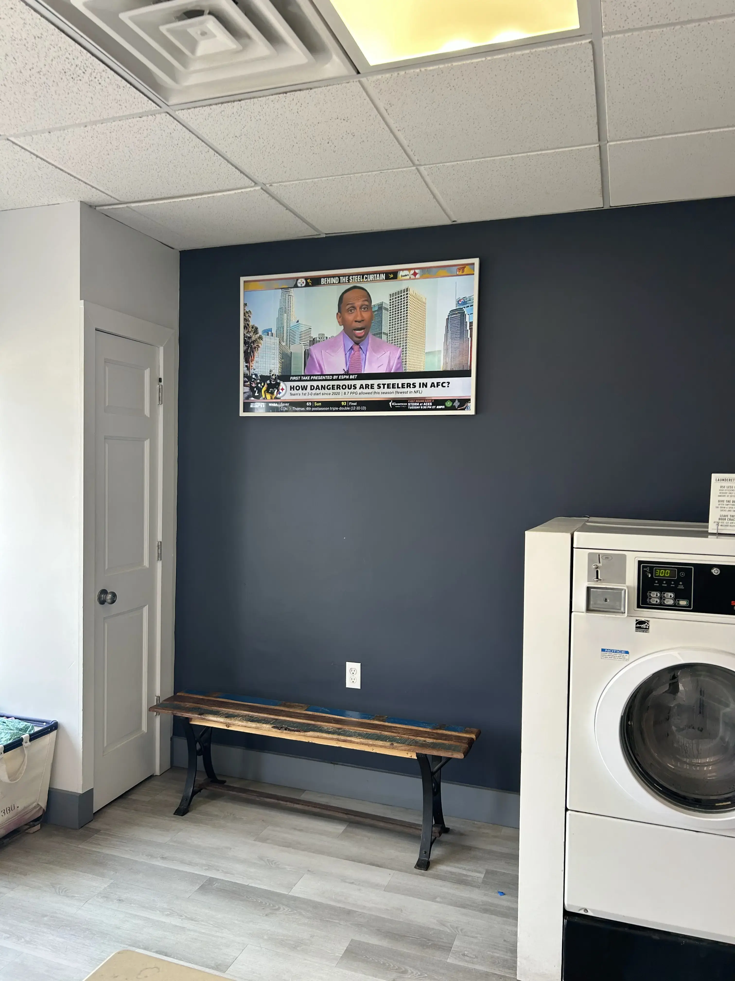 Clean Sheets Laundromat with Drop-Off Wash & Fold Service - Image 7