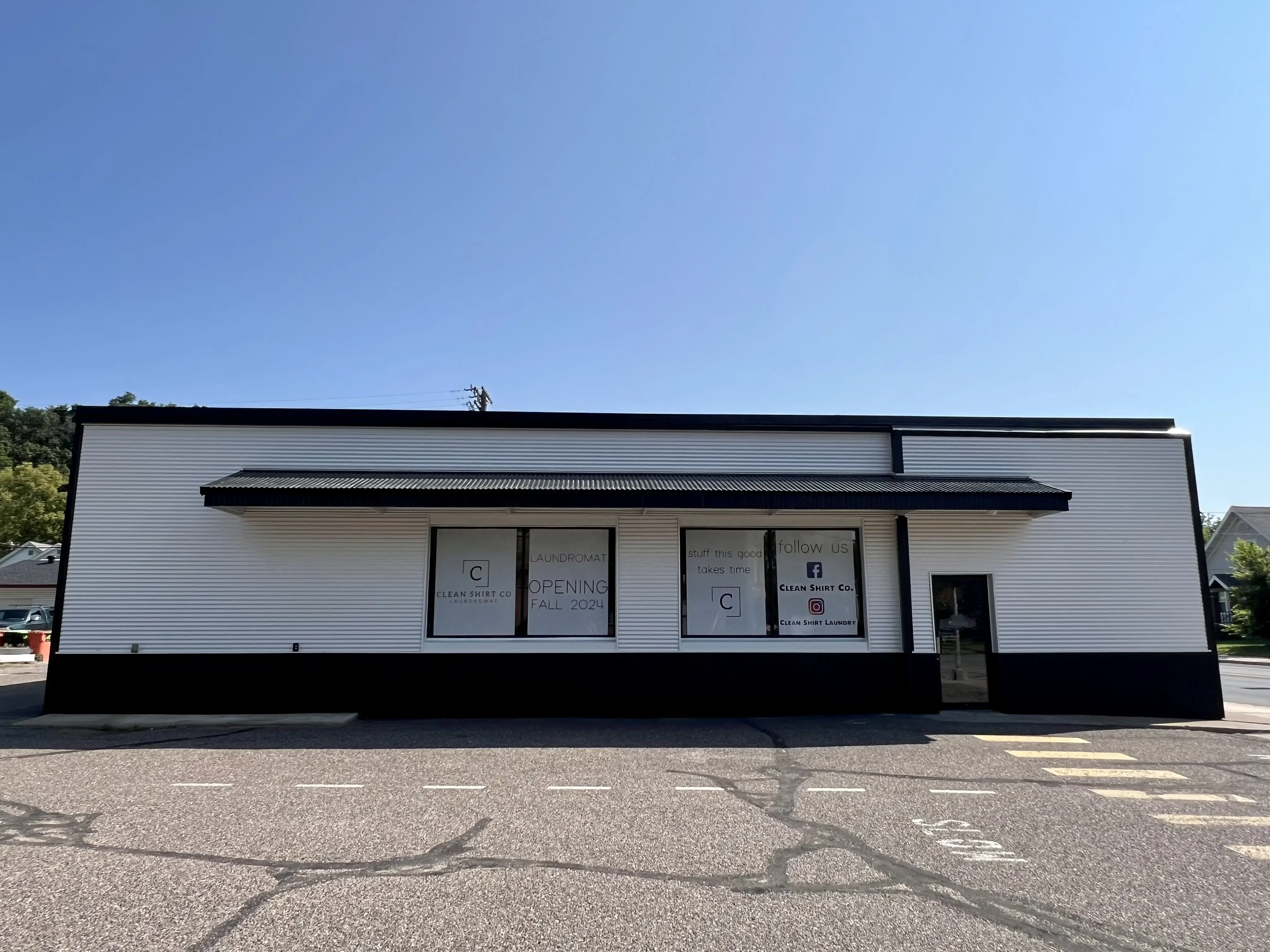 Clean Shirt Co. Laundromat - Image 15