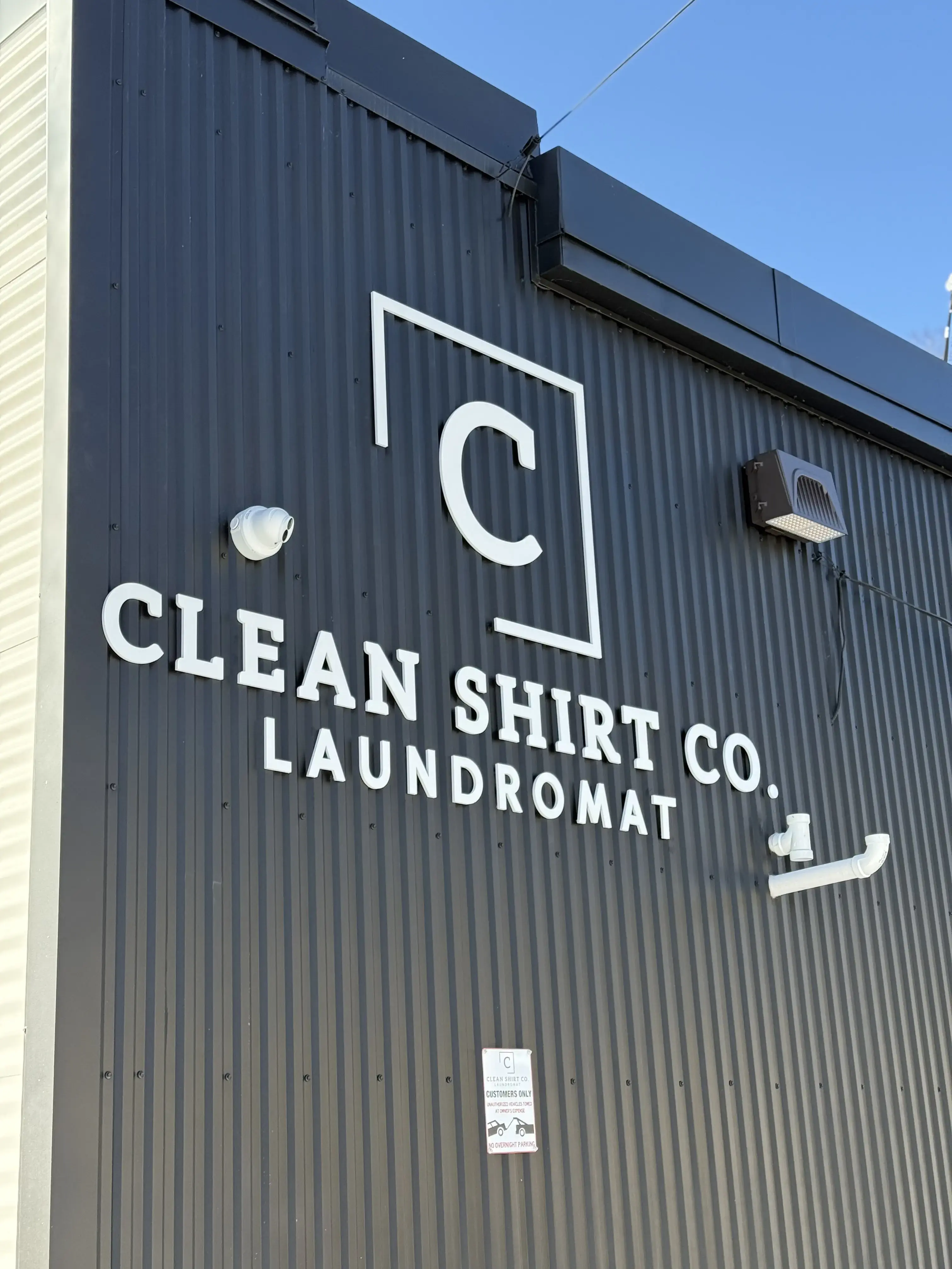 Clean Shirt Co. Laundromat thumbnail 18