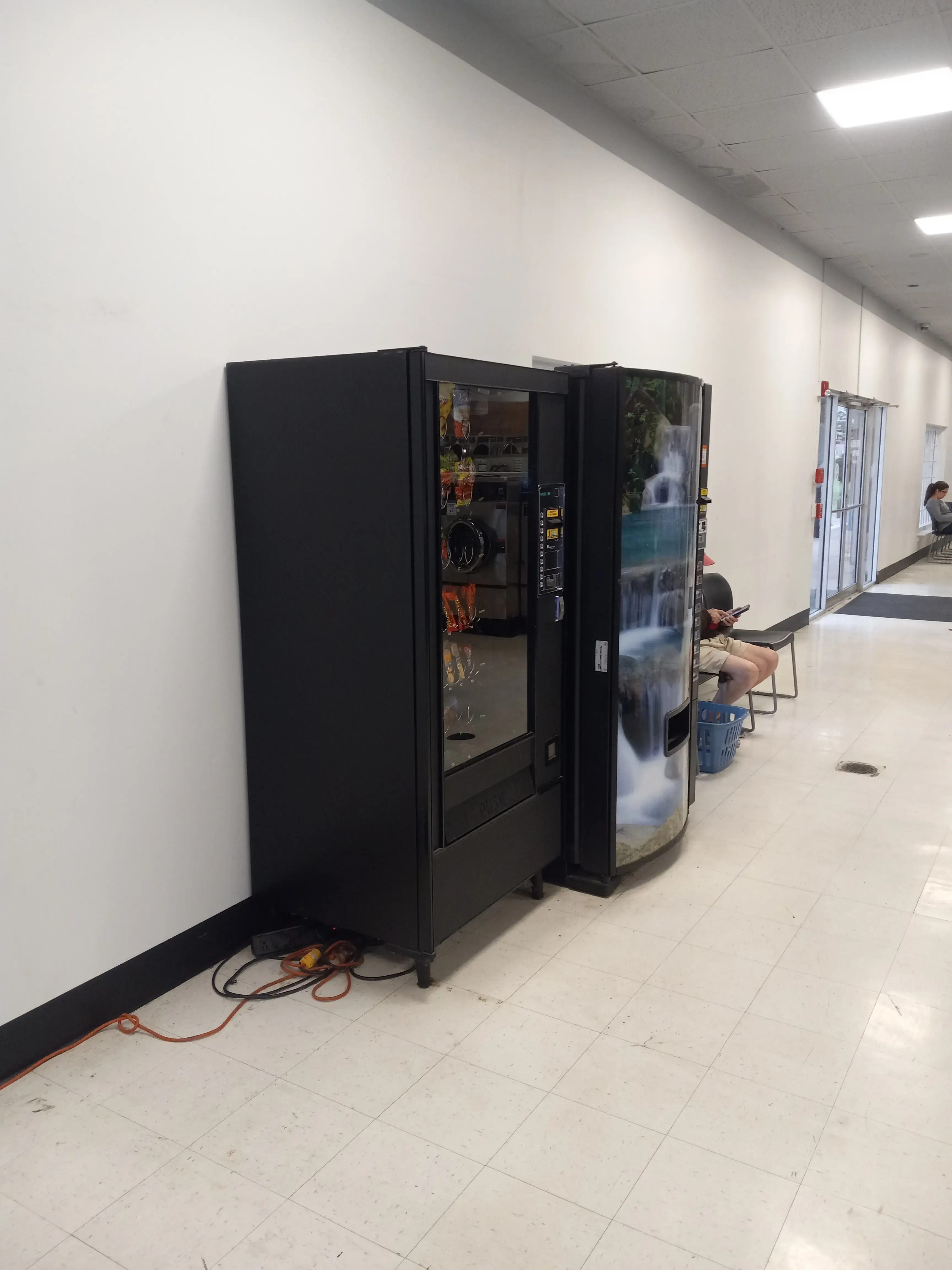 Clean Slate Laundromat - Image 10
