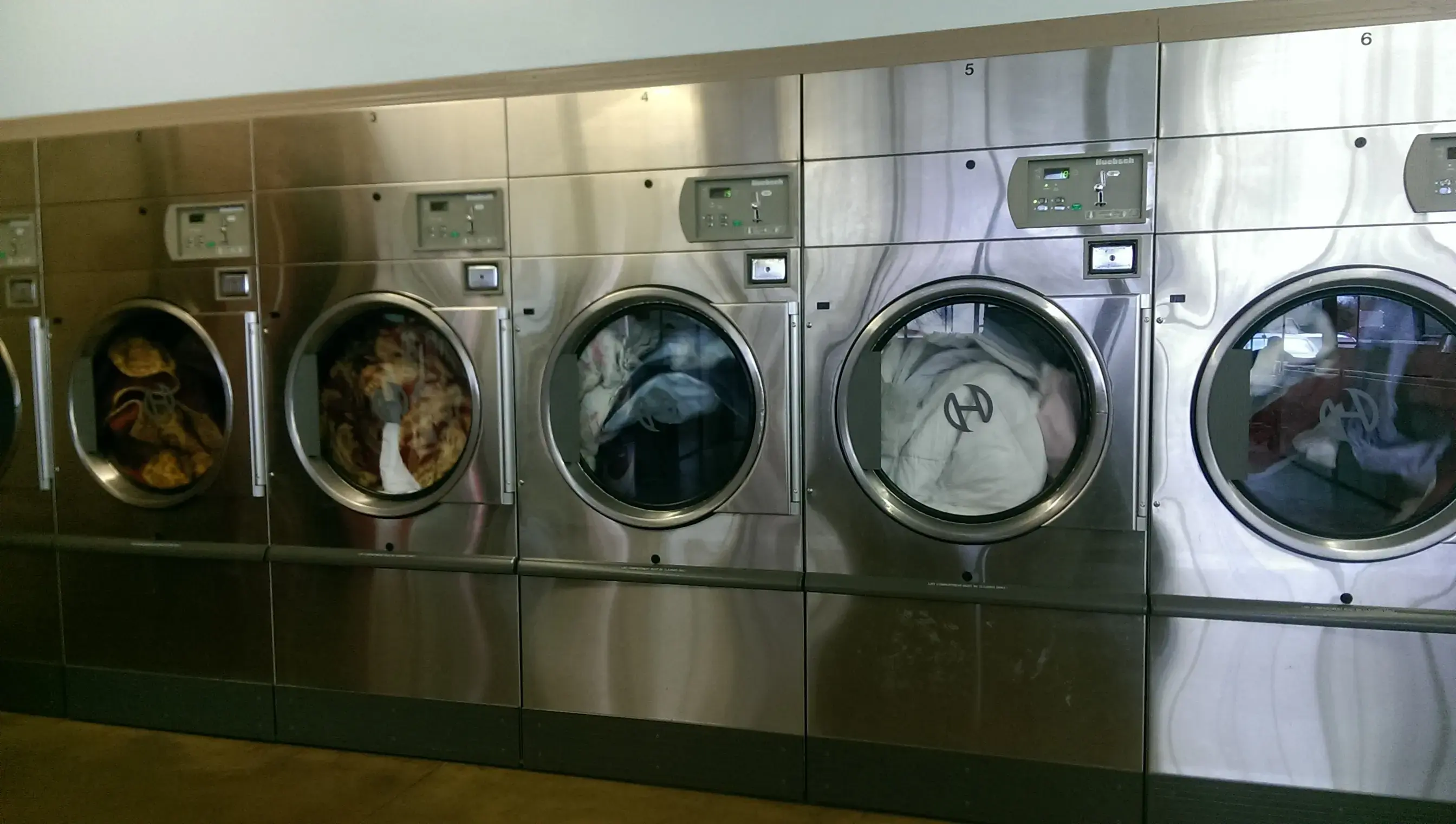 Clean Threads Super Laundry thumbnail 14