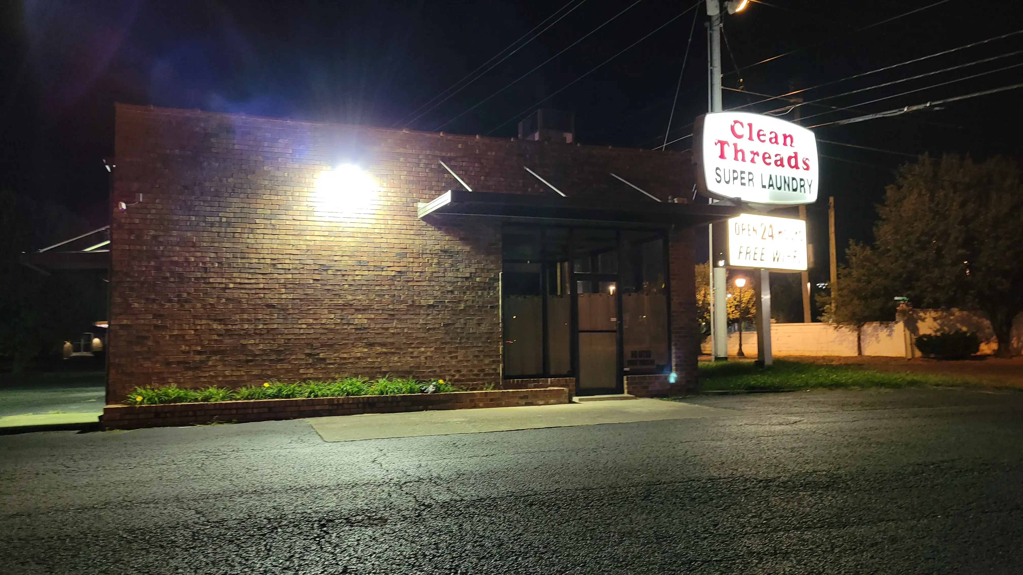 Clean Threads Super Laundry - Image 17