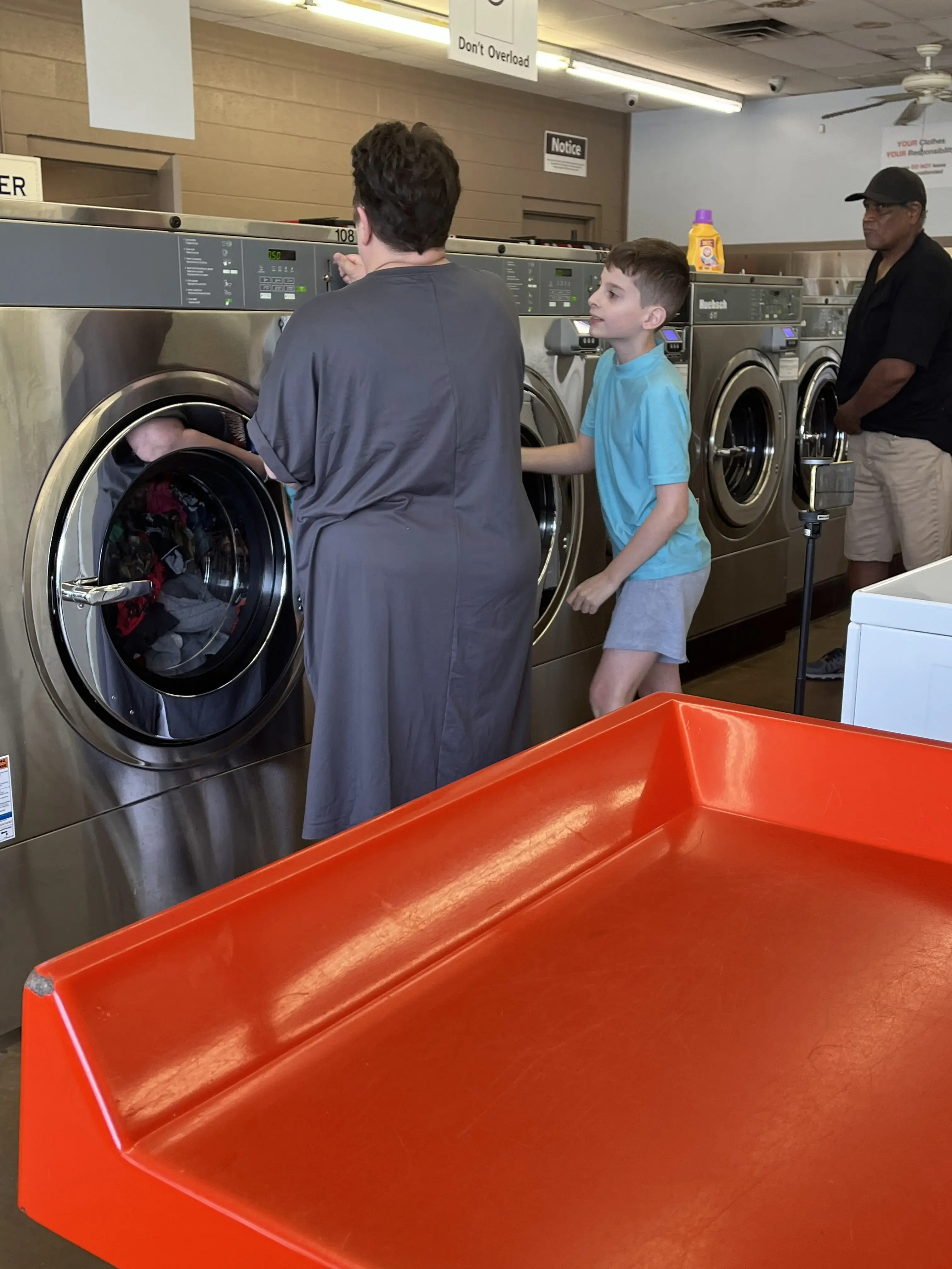 Clean Threads Super Laundry thumbnail 5